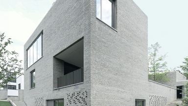 HÄUSER DER MÖGLICHKEITEN