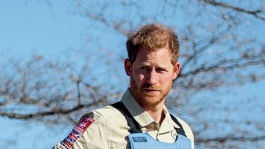 EIN PRINZ IM FETTNÄPFCHEN