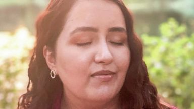 Was sie kann: Perfekte Make-ups Was sie nicht kann: Sehen Wie das zusammenpasst: Verblüffend gut!