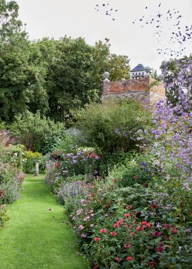 EIN GARTEN WIE AUS DEM MÄRCHEN