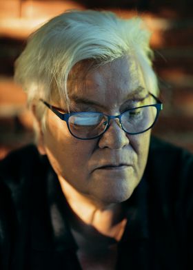 FRAU GROTHEER SCHLÄGT ZURÜCK