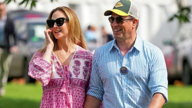 Queen-Enkel liebt eine Krankenschwester