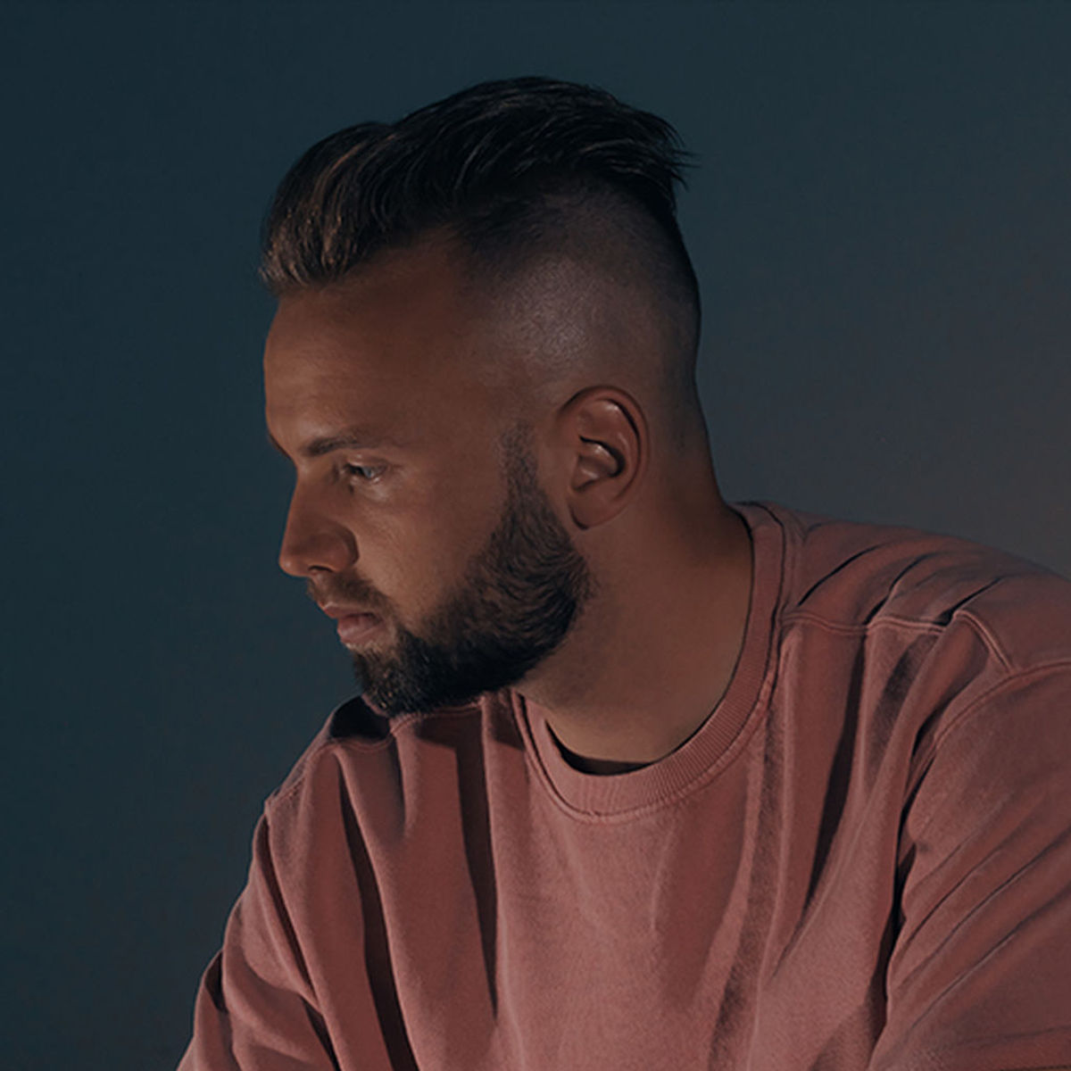 Topic (DJ) Songs streamen | RTL+