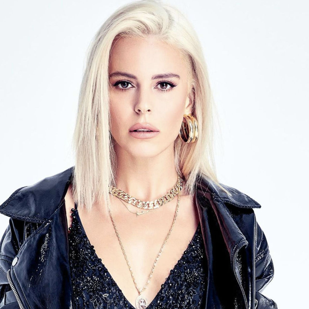 Simge Songs streamen RTL+