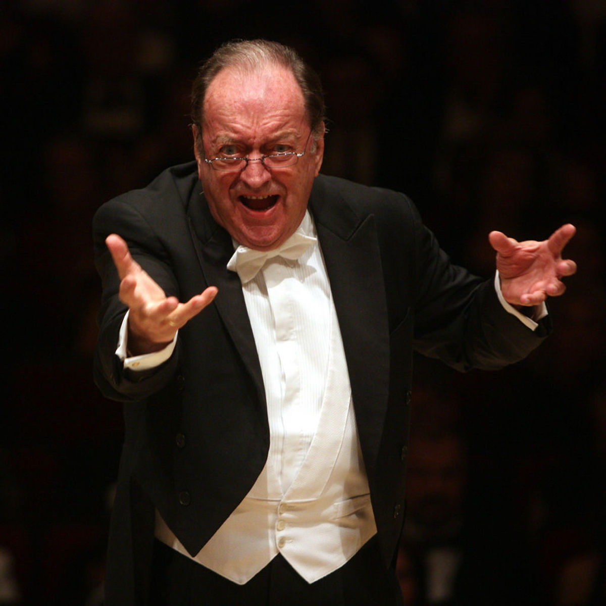 Nikolaus Harnoncourt Songs streamen RTL+