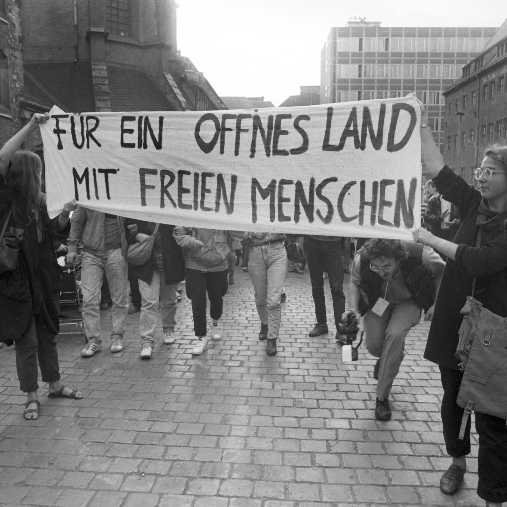04.09.1989: In Leipzig findet die erste Montagsdemo statt