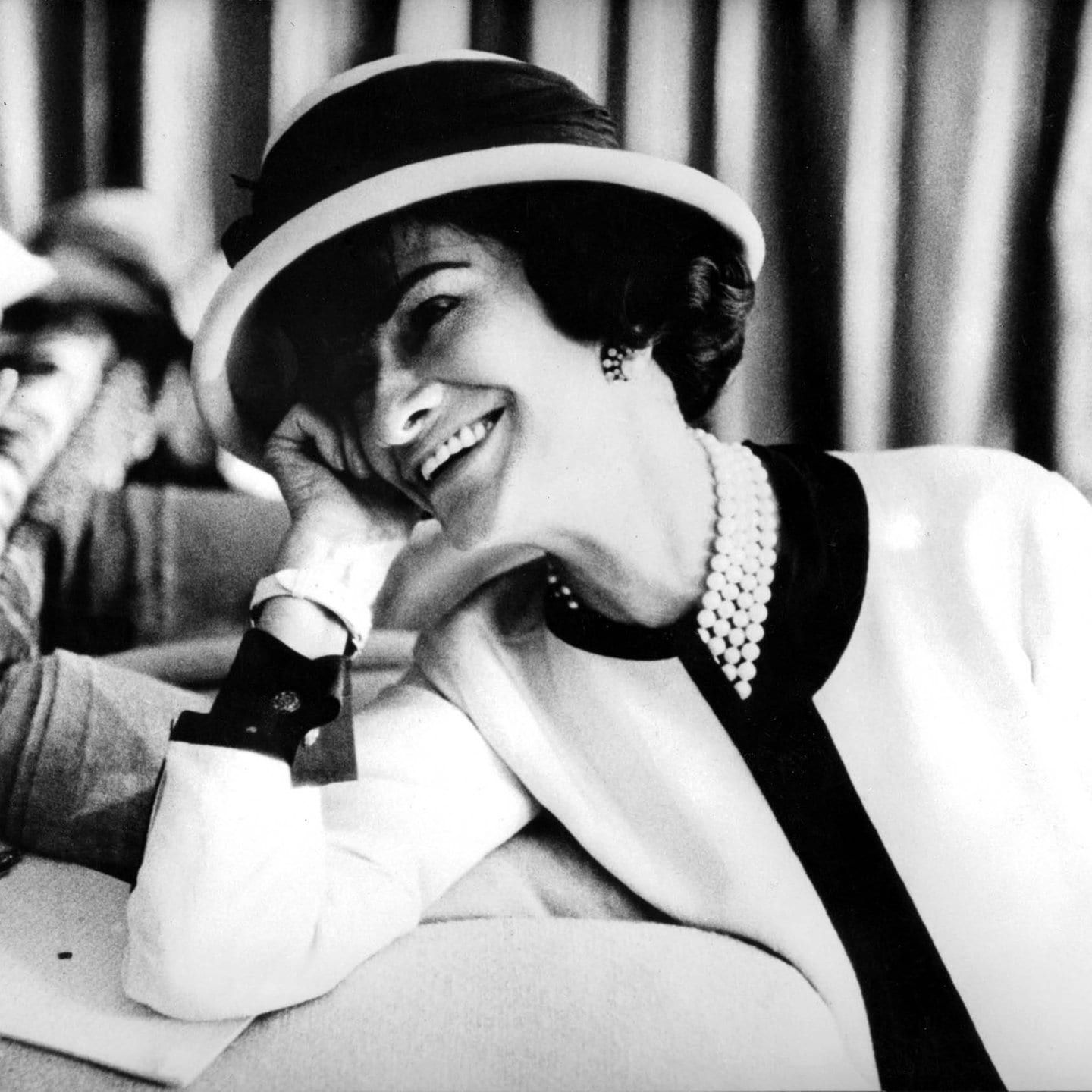 05.02.1954: Coco Chanel eröffnet ein Modegeschäft