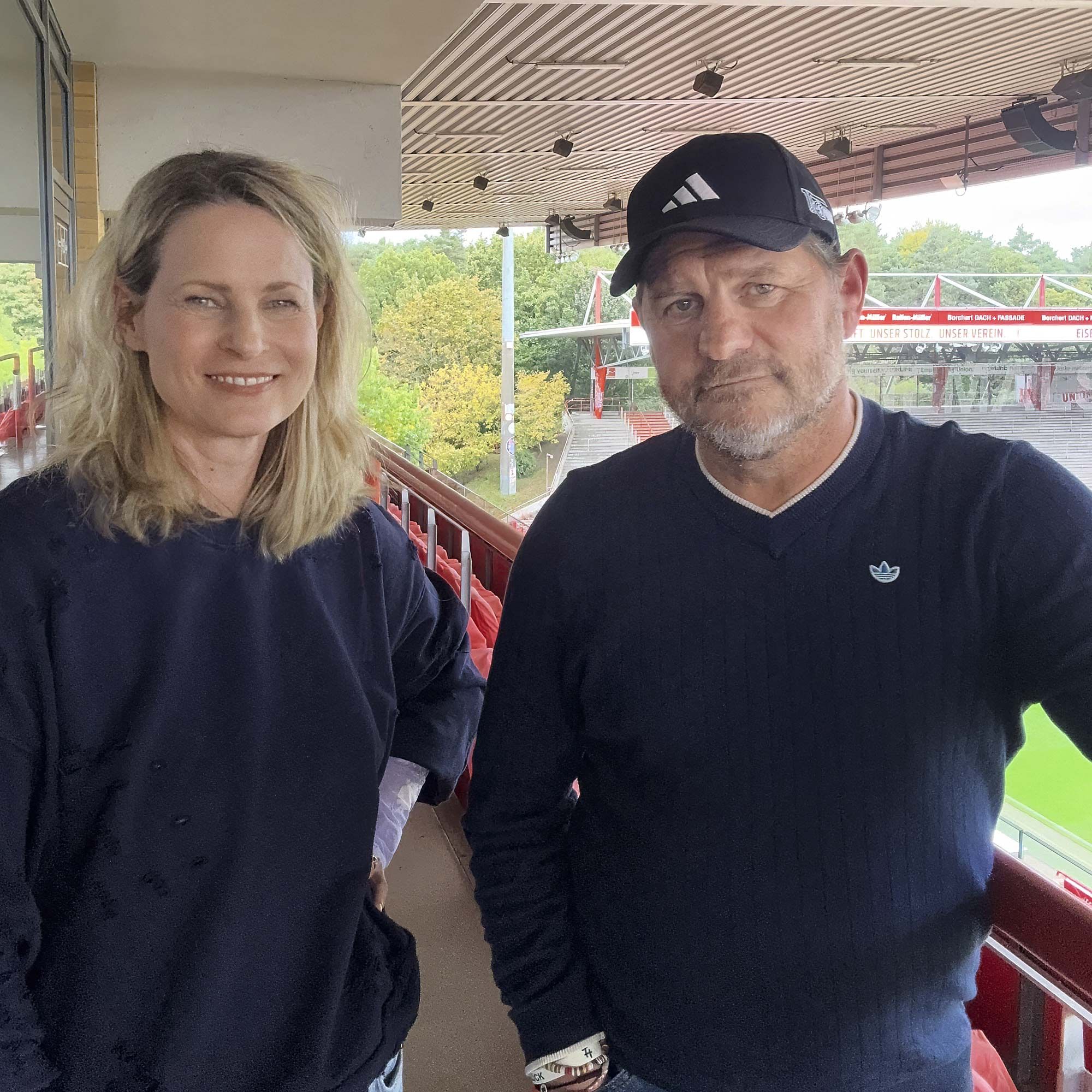 1. FC Union Berlin-Trainer Steffen Baumgart im Gespräch mit Antje Riis