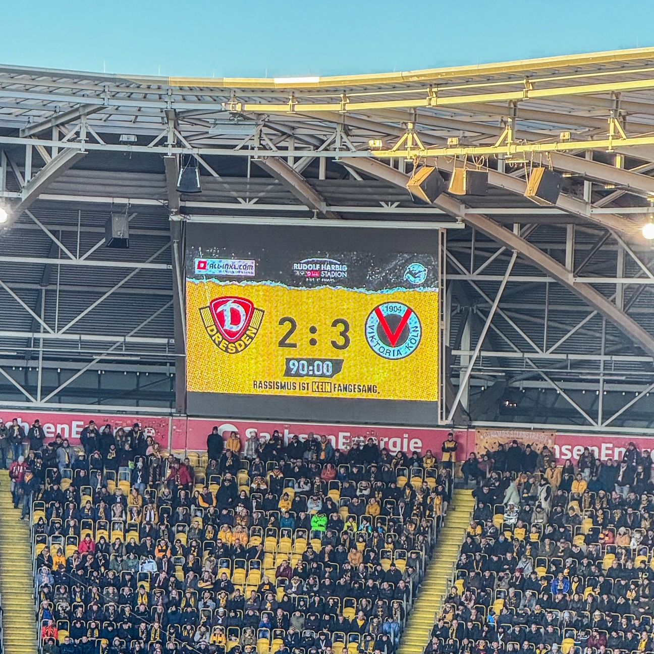 #104 Erste Heimniederlage, Topspiel-Vorschau & hohe Pyrostrafe für Dynamo