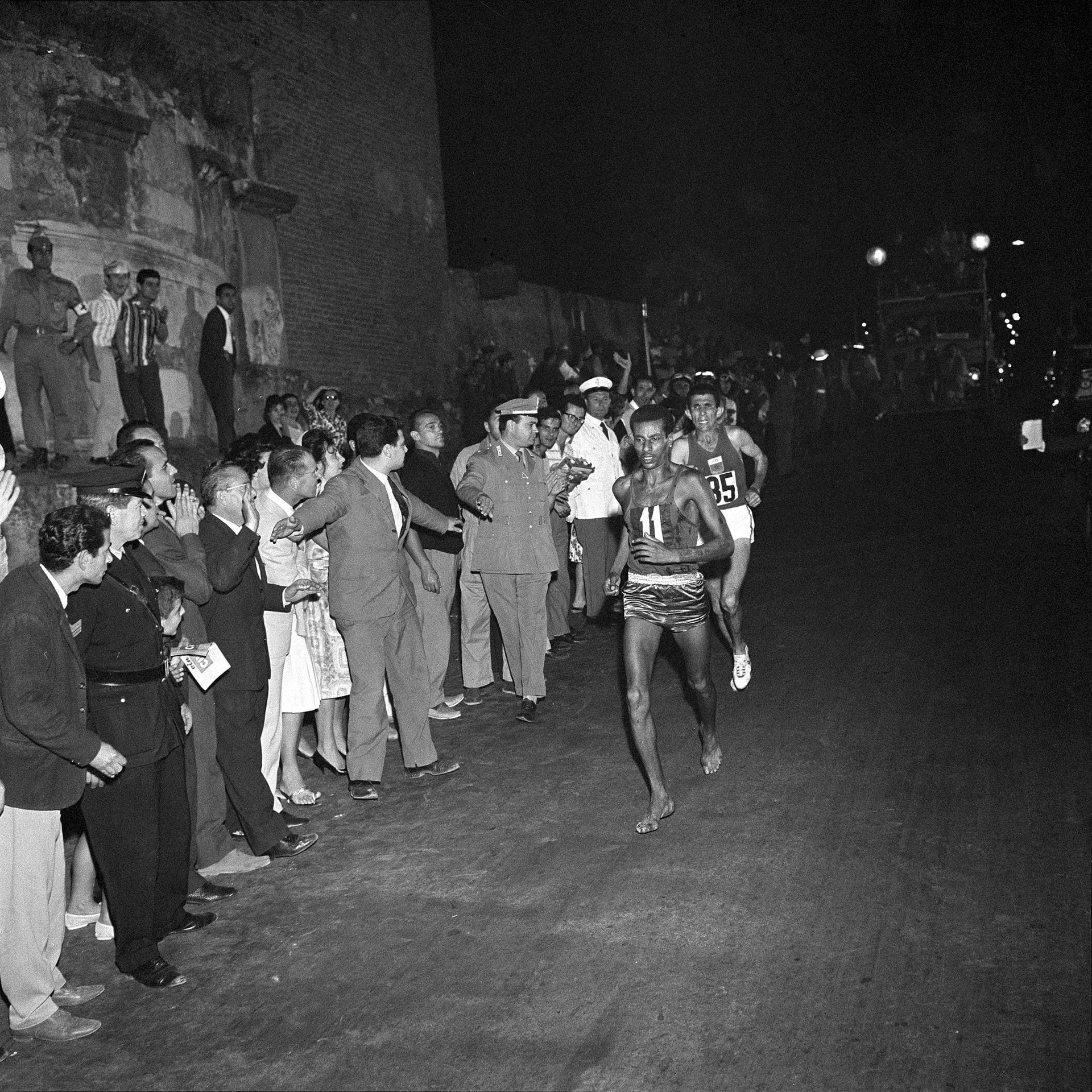 10.9.1960: Abebe Bikila läuft barfuß zum Marathon-Gold
