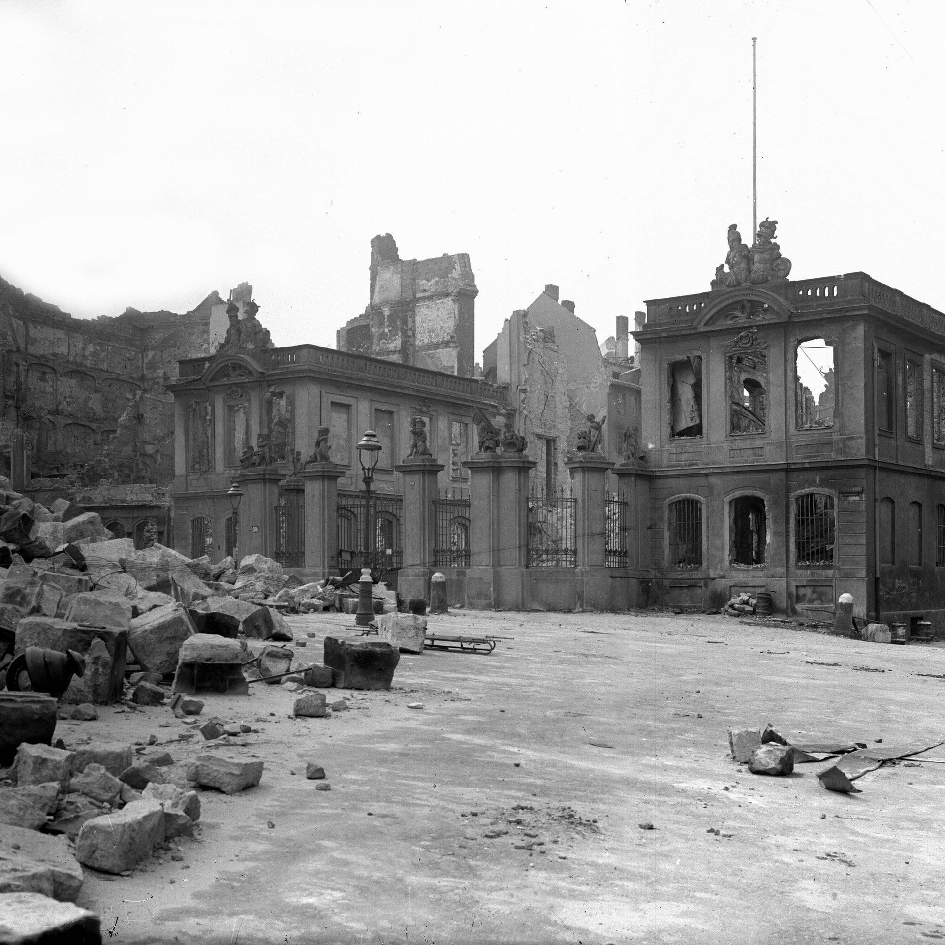 13.02.1945: Die Luftangriffe auf Dresden beginnen