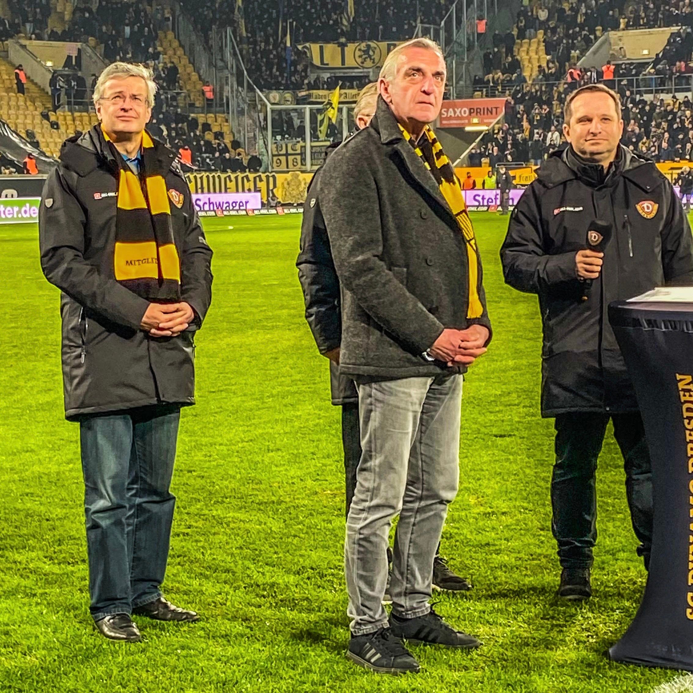 #151 Minge geehrt, desolate Halbzeit gegen Braunschweig & in Kiel unter Zugzwang