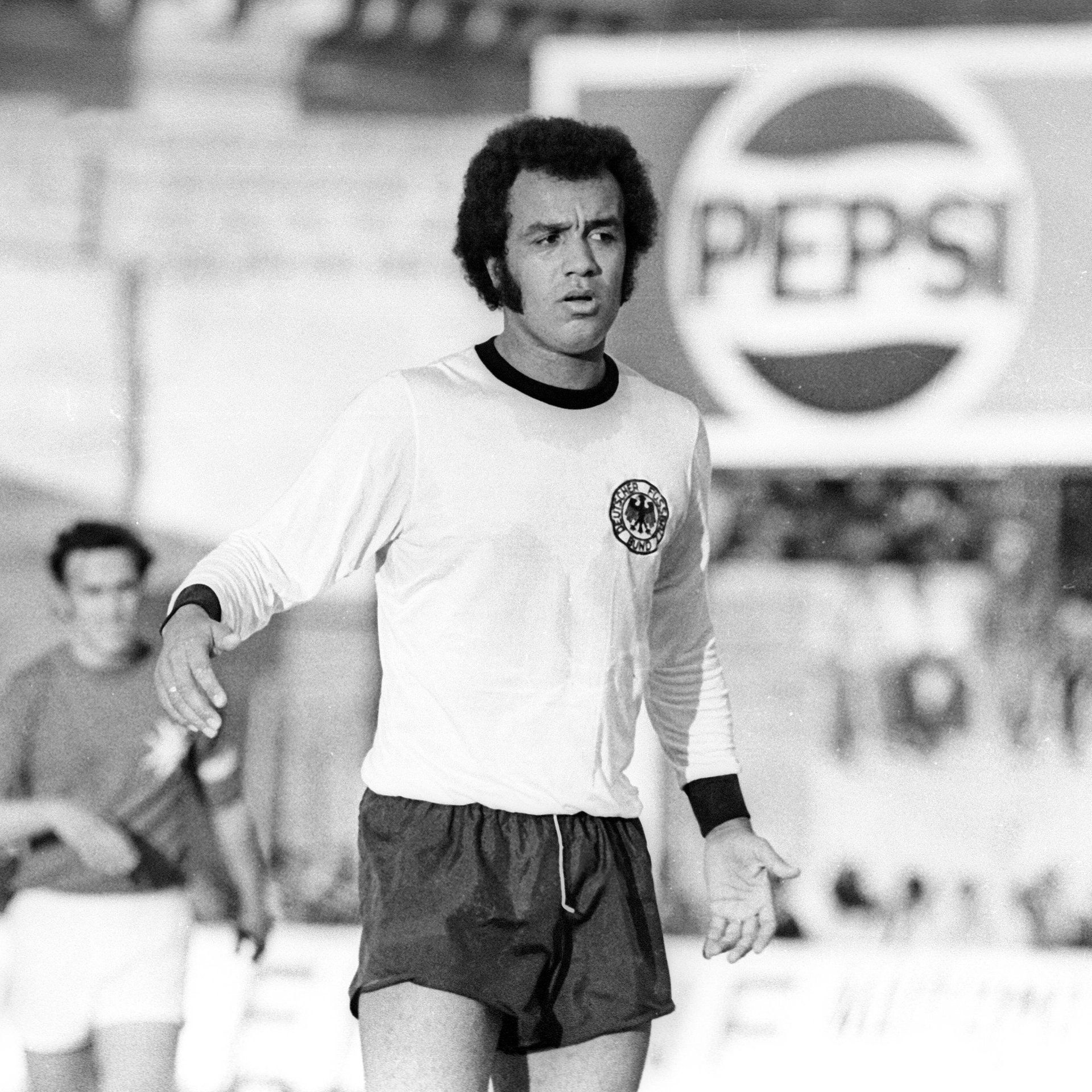 22.12.1974: Erwin Kostedde bestreitet sein erstes Länderspiel