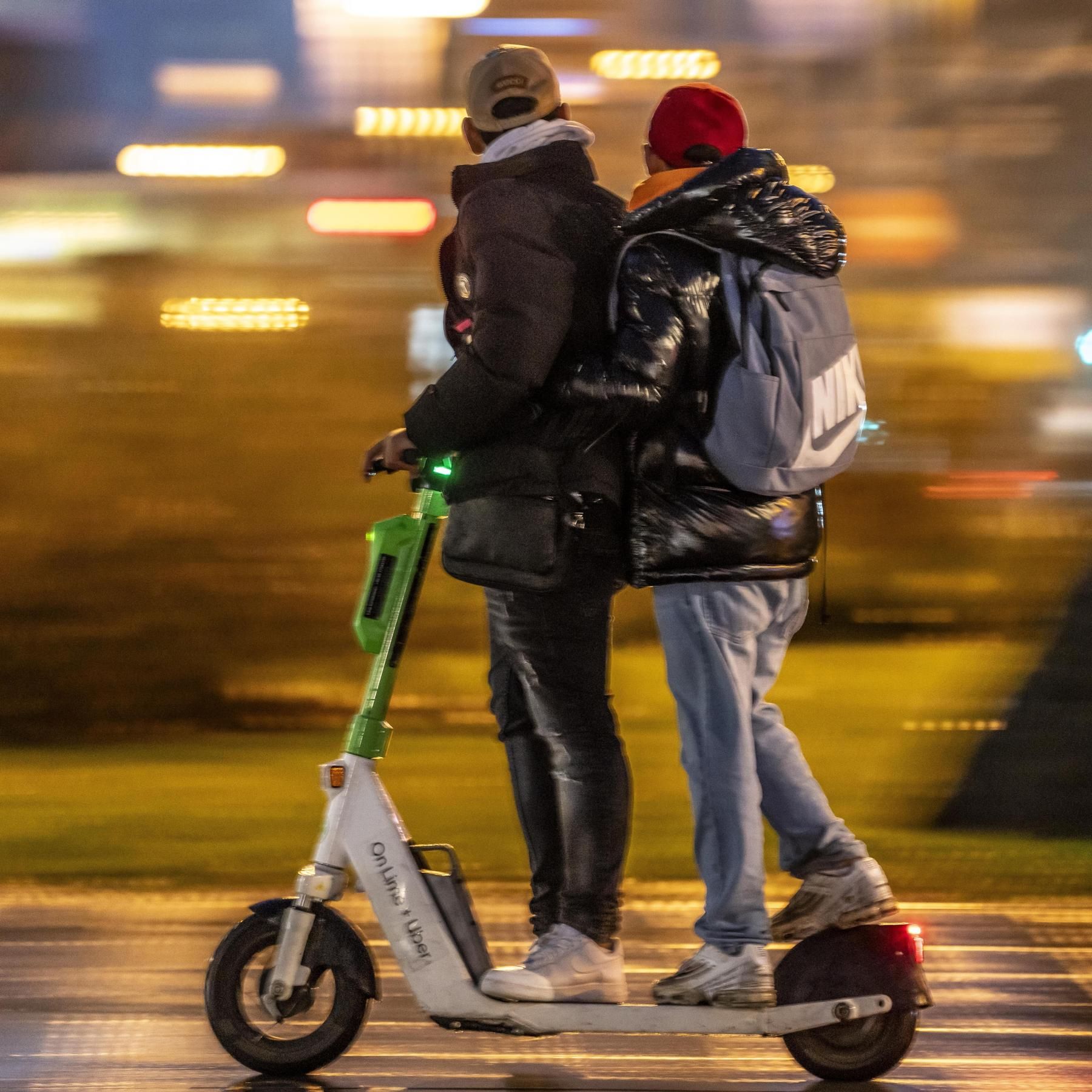 #223 E-Scooter-Fahren könnte sicherer werden | Regenwald verschwindet im Rekordtempo