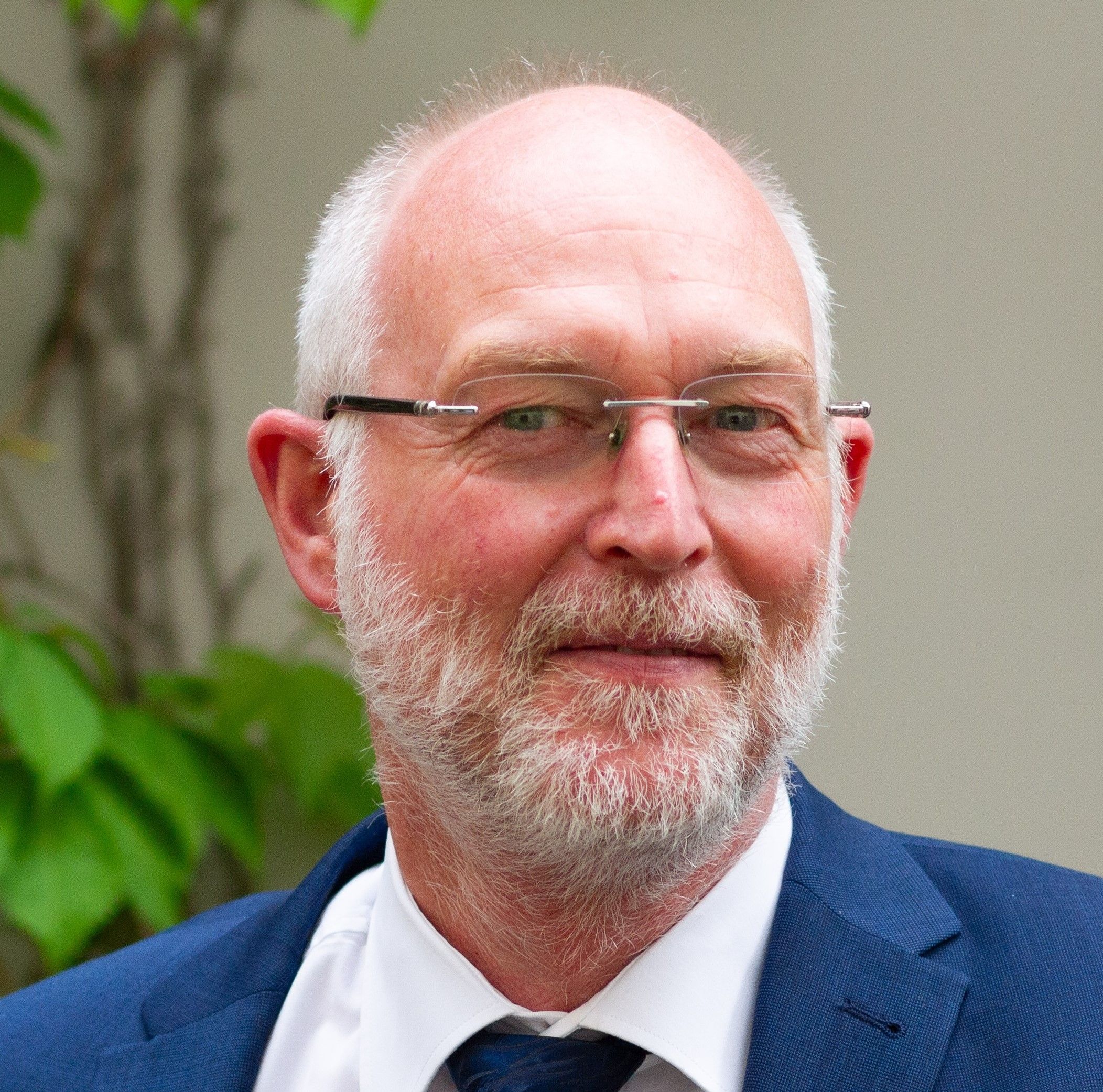 #259 Claus Pfuff SJ - Flüchtlingsarbeit unter Rechtsruck