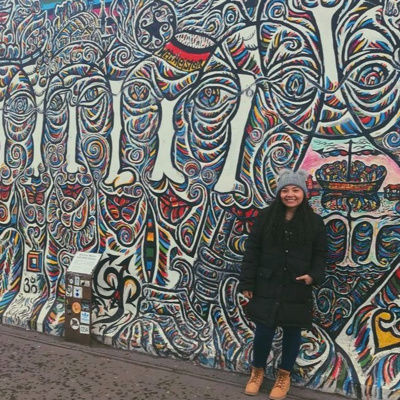28. Podcast en español con Laura de Colombia. Sobre su camino de Barranquilla a Berlin. Cómo encontrar trabajo como programadora en Alemania?