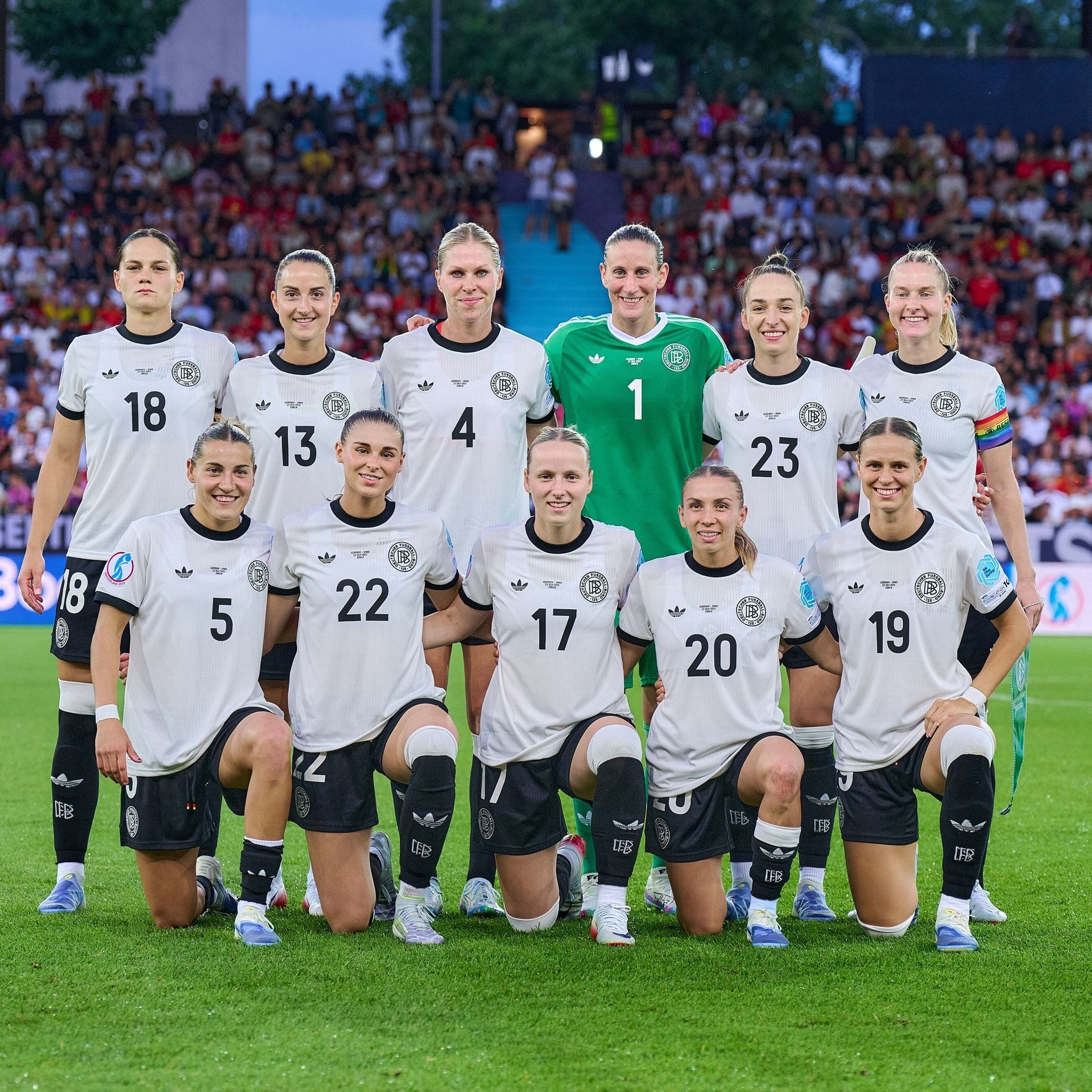 30.07.1955: Der DFB untersagt Frauenfußball