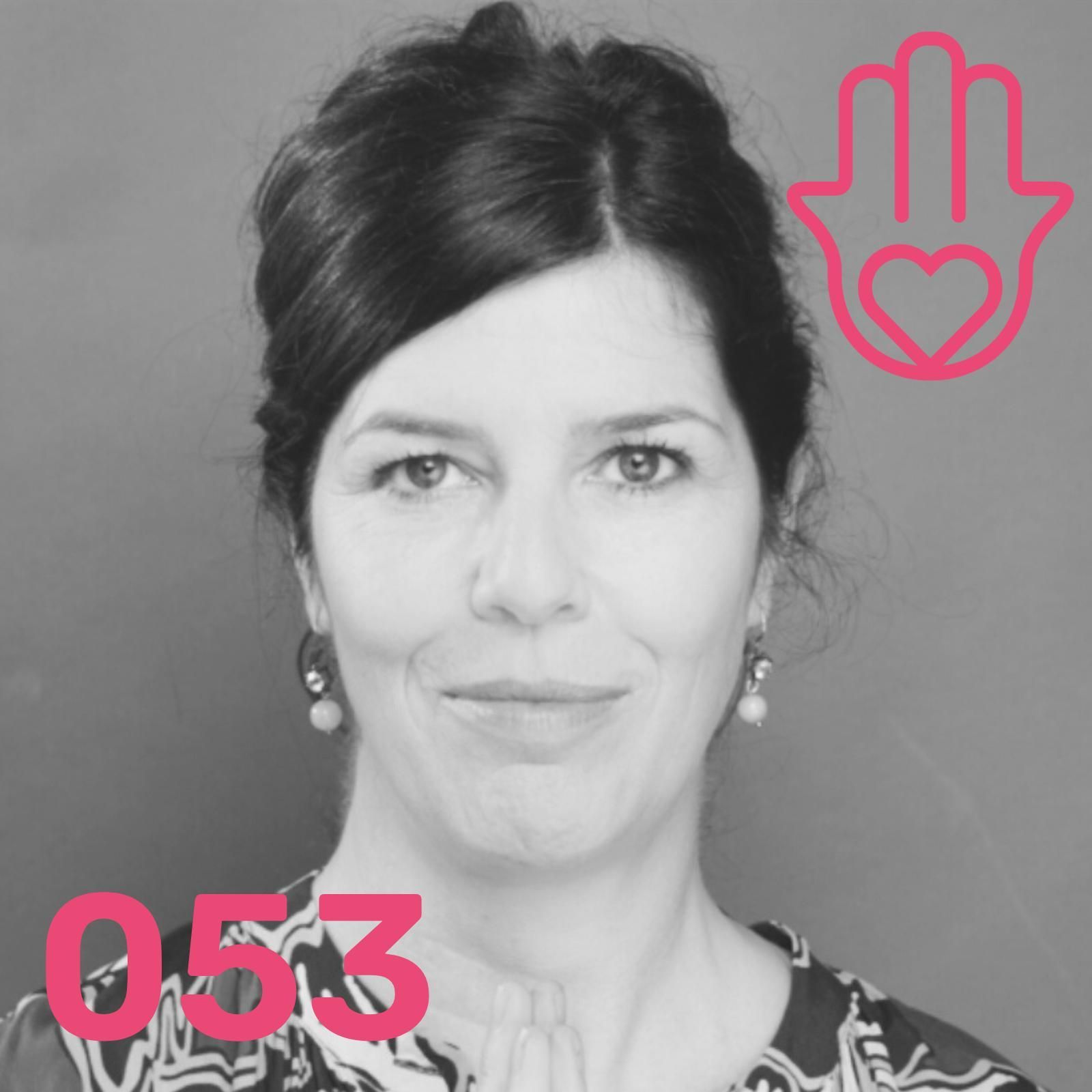 #53 Yoga und Achtsamkeit in der Schule – mit Mona Bekteši