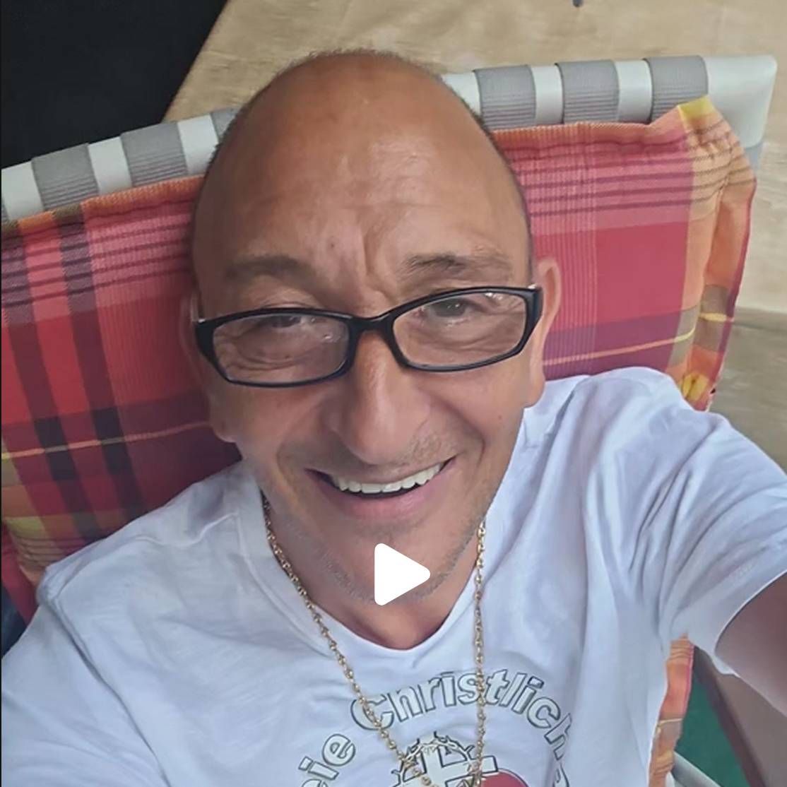 54, Sinto, TikToker im Team Jesus | Carlos