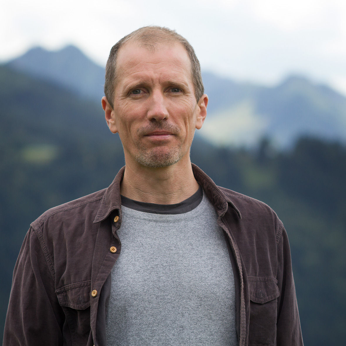 #6 Wie erfindet man sich neu? Autor und Musiker Hans Platzgumer zu Gast beim „K“.