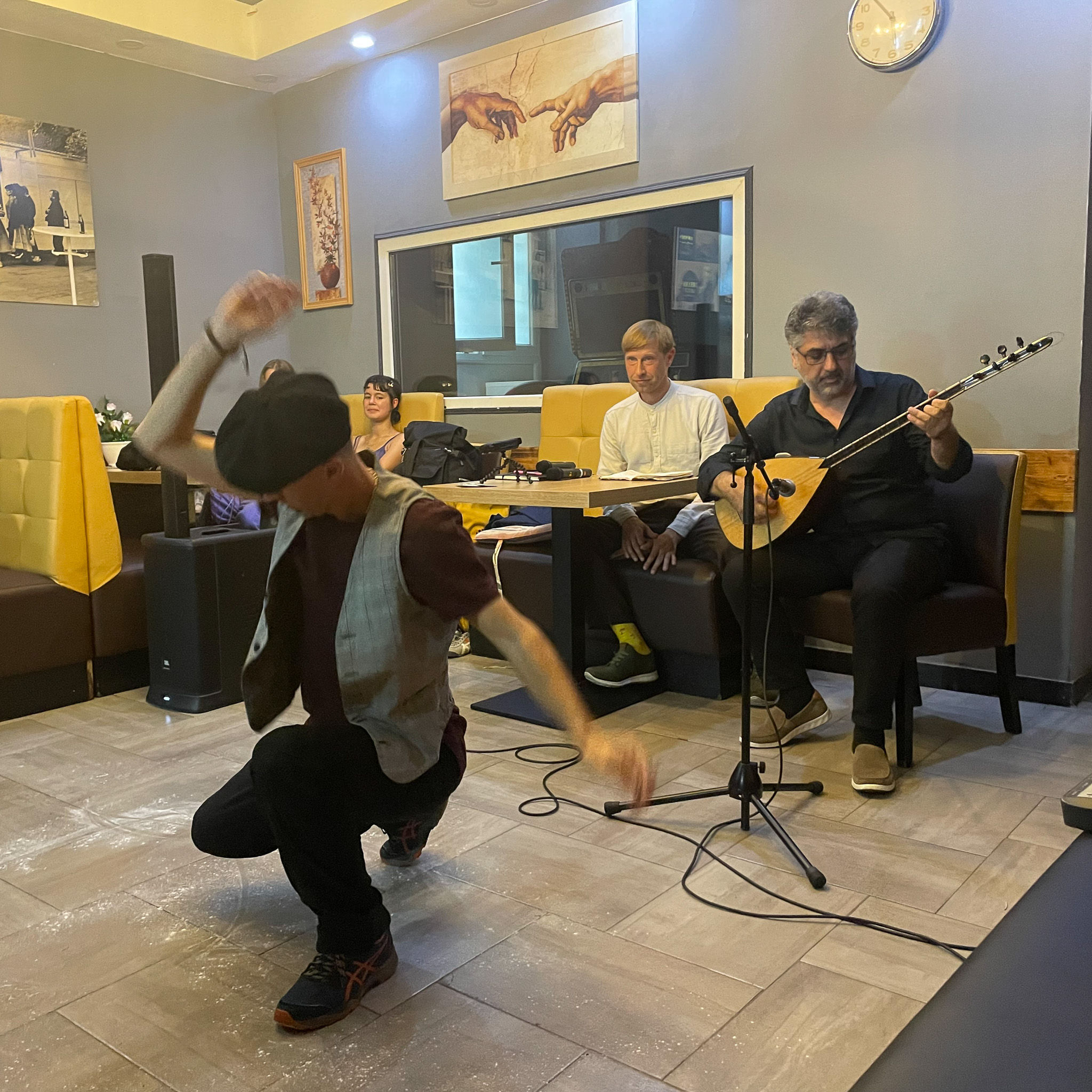 8. Ethno, Hip Hop, Musik, traditionelle Tänze, und Essen aus Anatolien in Berlin!