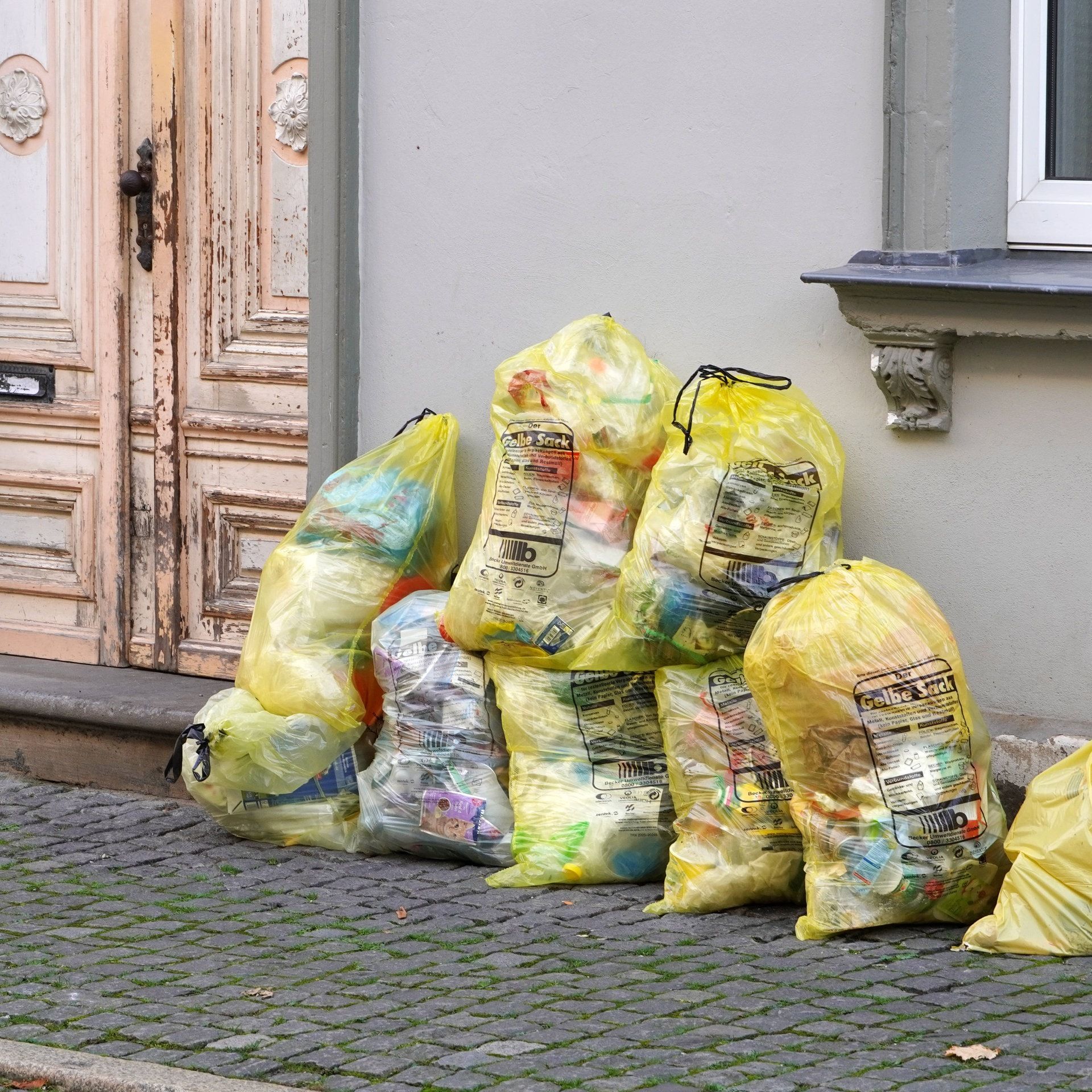 Alexander Clapp – Der Krieg um unseren Müll. Abgründe eines globalen Milliardengeschäfts