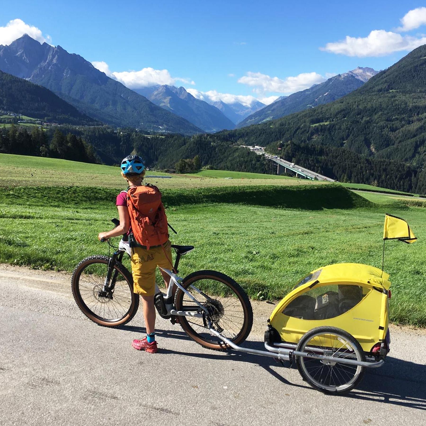 Alpen: Radtour nach Bozen, Lyrikweg im Bregenzerwald, Käse aus Südtirol