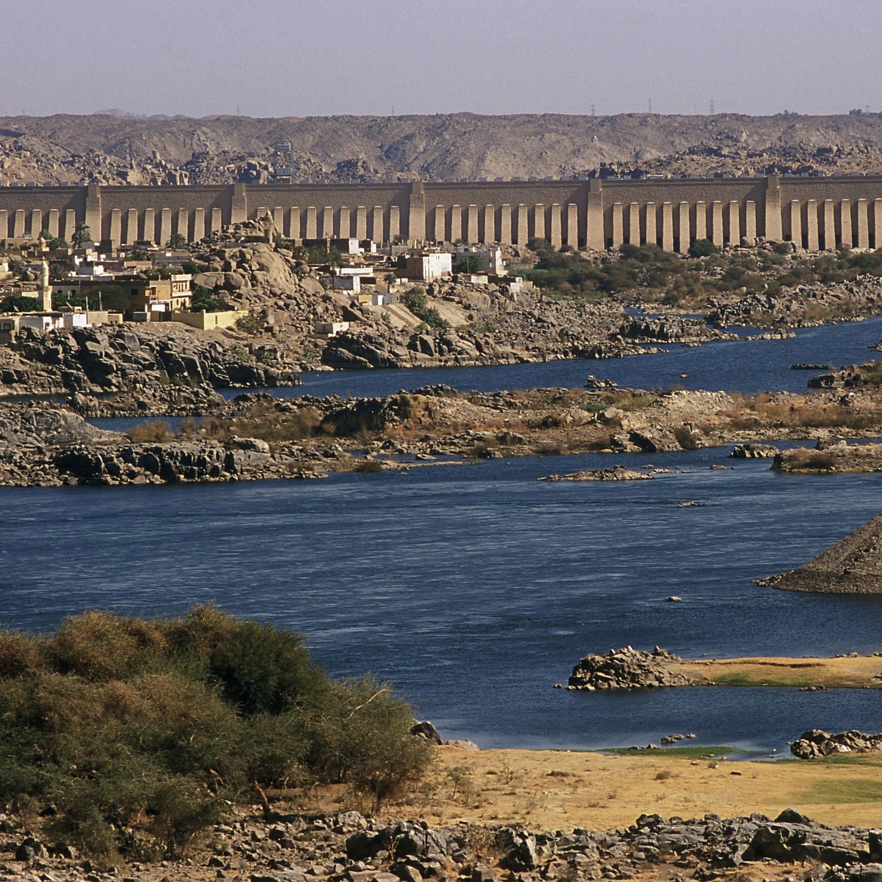 "An den Mauern des Paradieses (2/2)" Von Martin Schneitewind