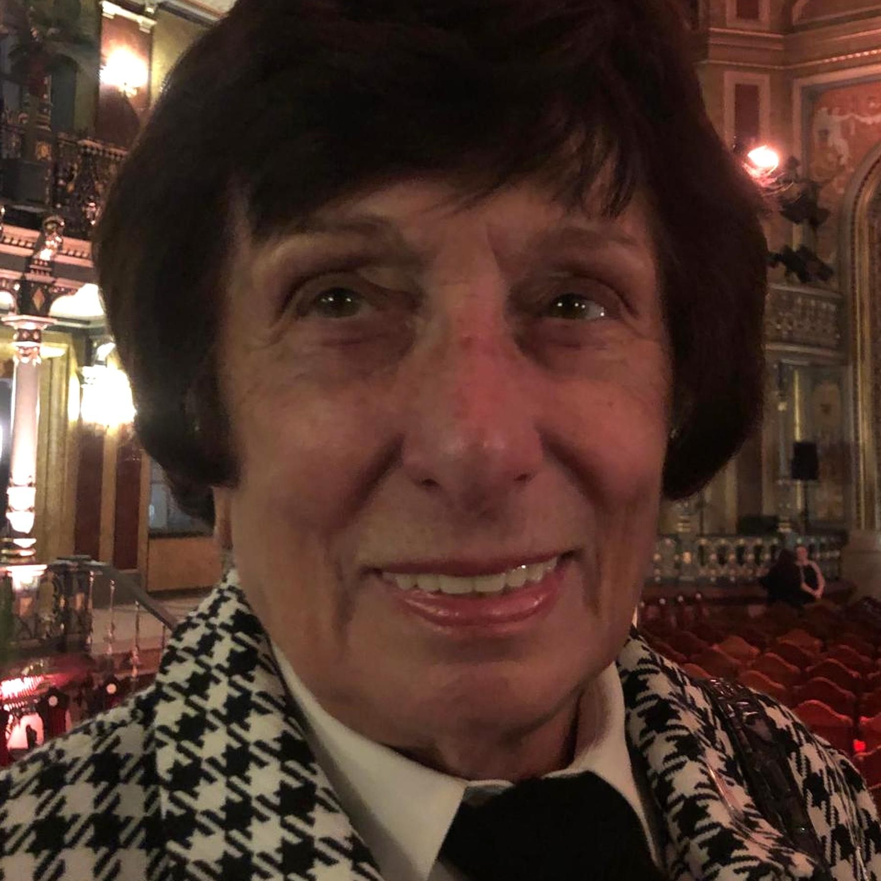 Anita Donderer, Zeitzeugin: "Mit sechs Jahren endete meine Kindheit"