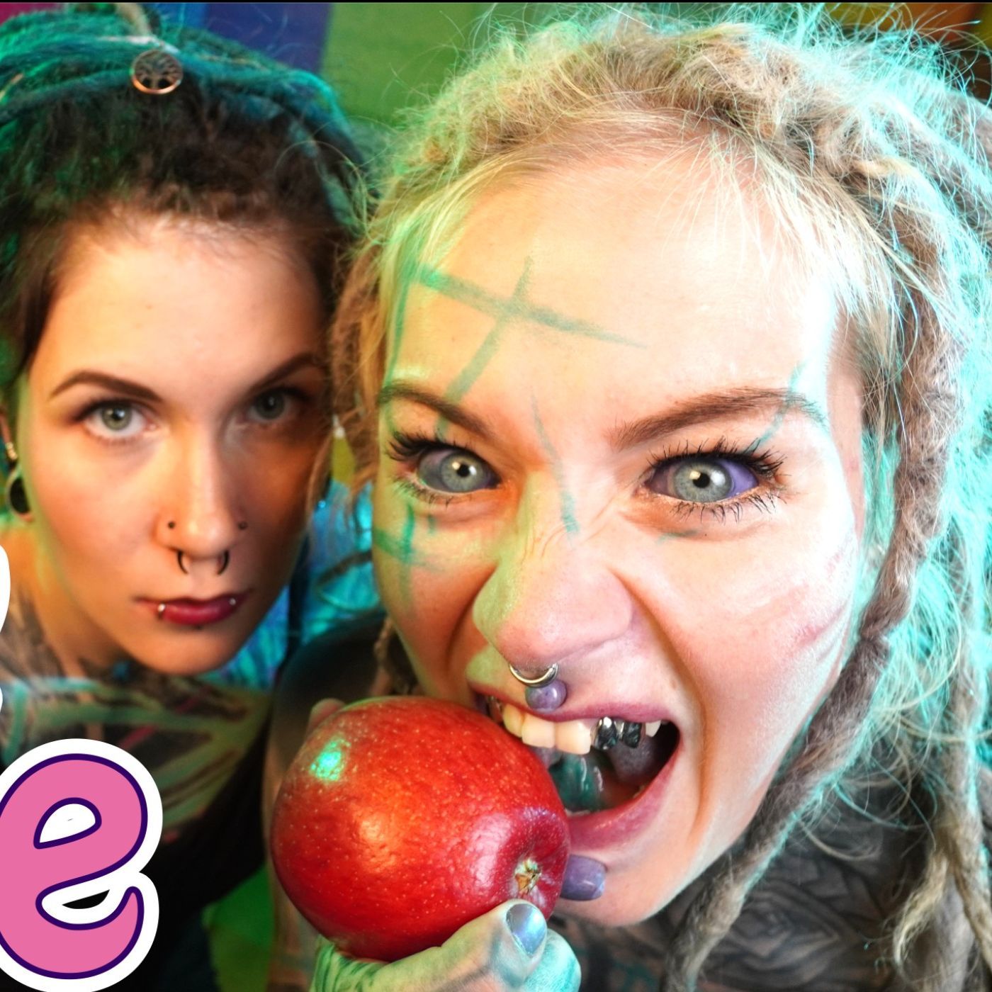 Apple eating with my friend Illuz ASMR - Anuskatzz