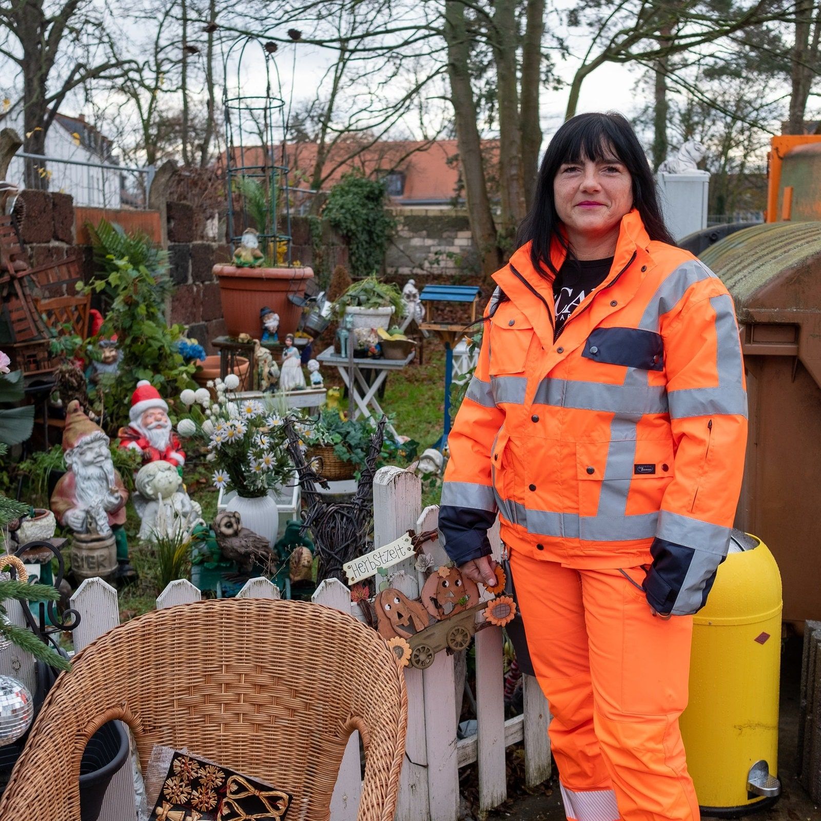 Arbeit in Orange: Wie Frauen Jobs in der Abfallwirtschaft meistern
