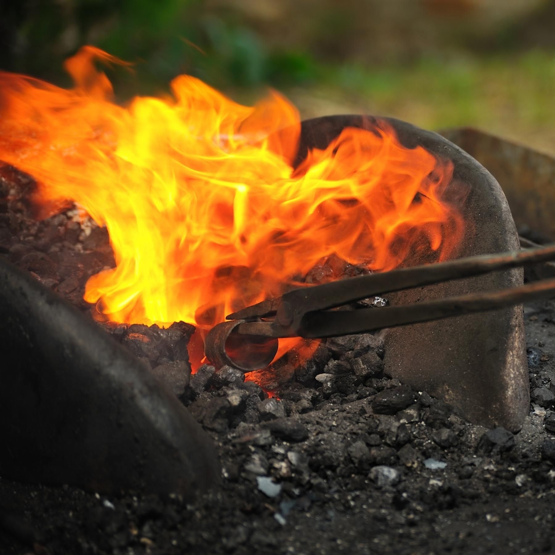 Archäologie des Feuers - Der lange Weg vom Buschbrand zum Ofen
