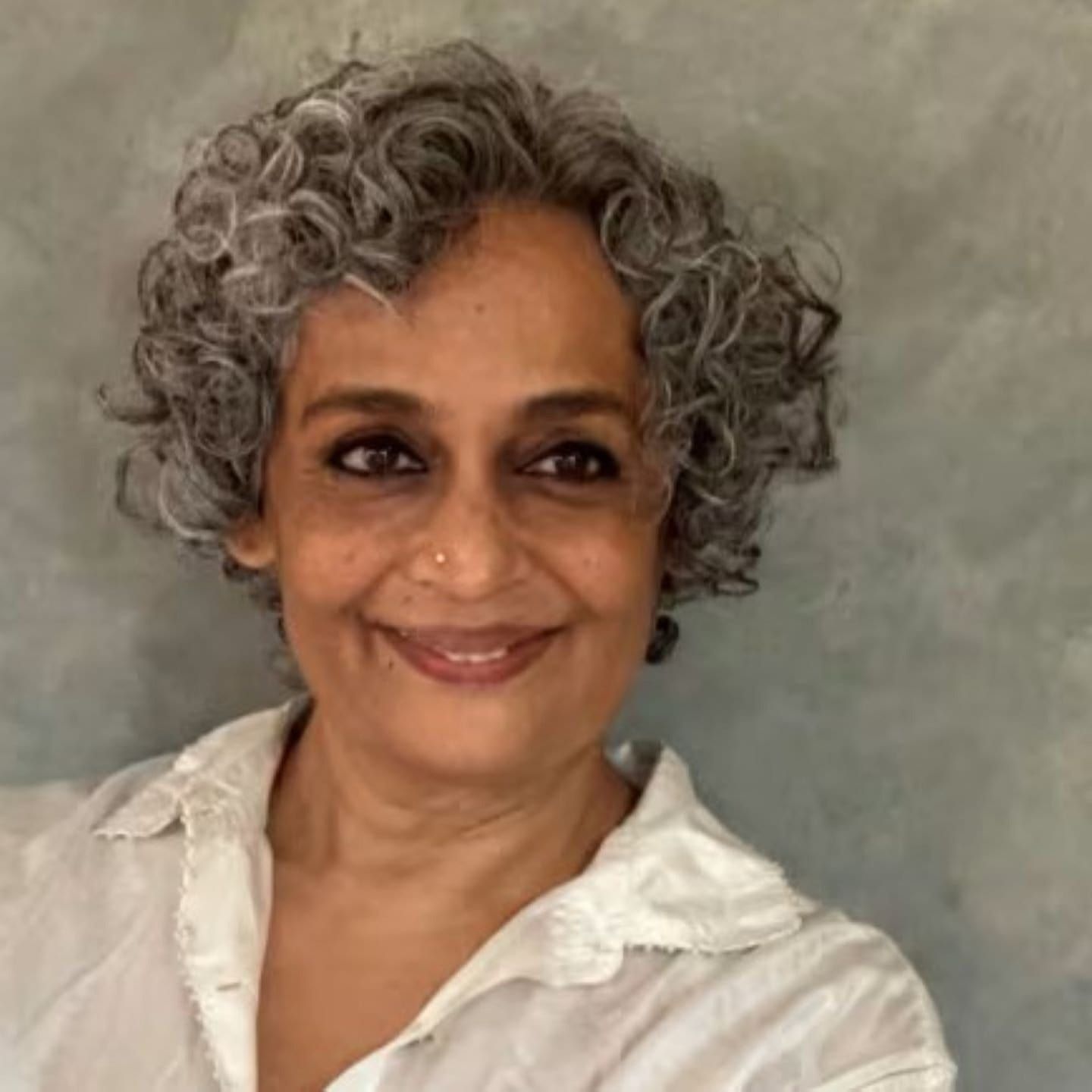 „Meine Zuflucht und mein Sturm": Die bewegende Lebensgeschichte von Arundhati Roy