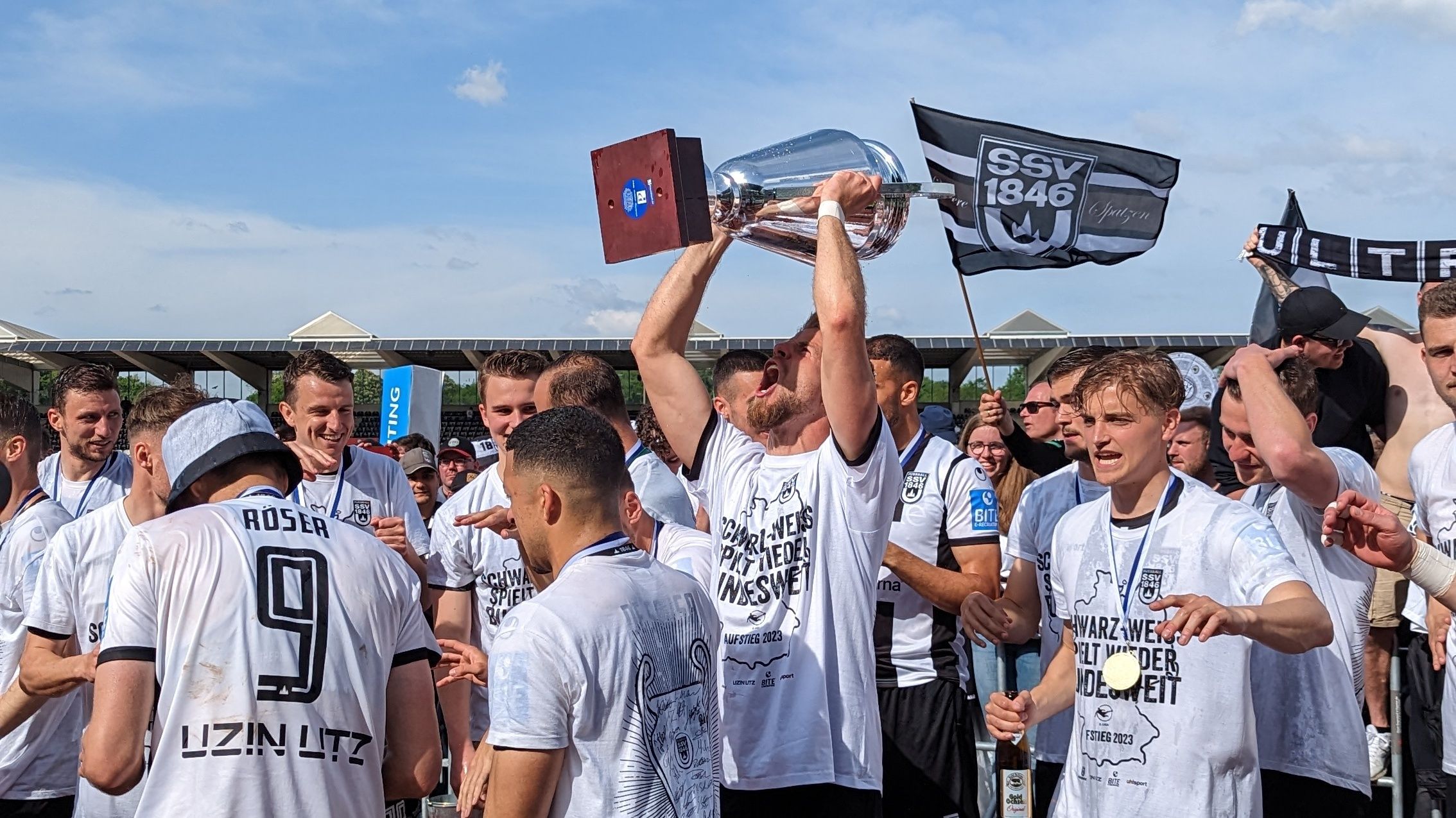 Aufstieg in die 3. Liga! Der SSV Ulm 1846 wird Regionalliga-Meister!