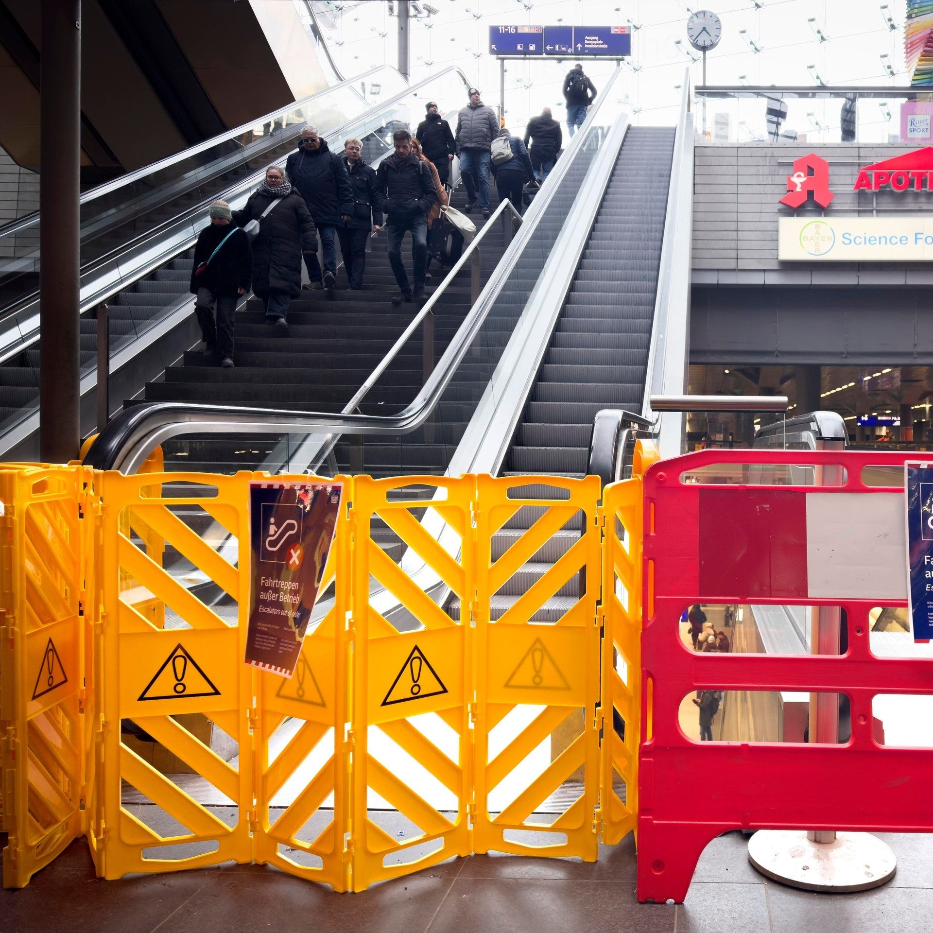 Außer Betrieb: Nach DB-Zügen fallen jetzt auch Rolltreppen aus