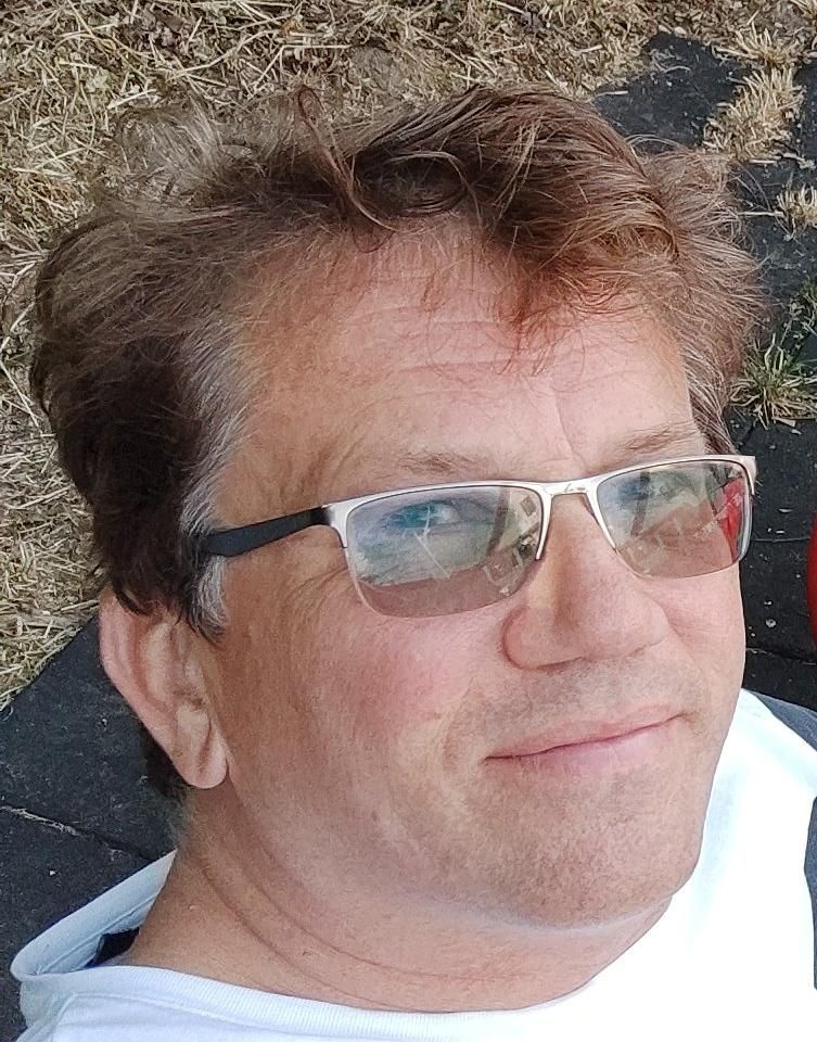 Autocrash, Ehecrash, Blutvergiftung, Krebs - und immer wieder steht er mit Gottes Hilfe wieder auf.