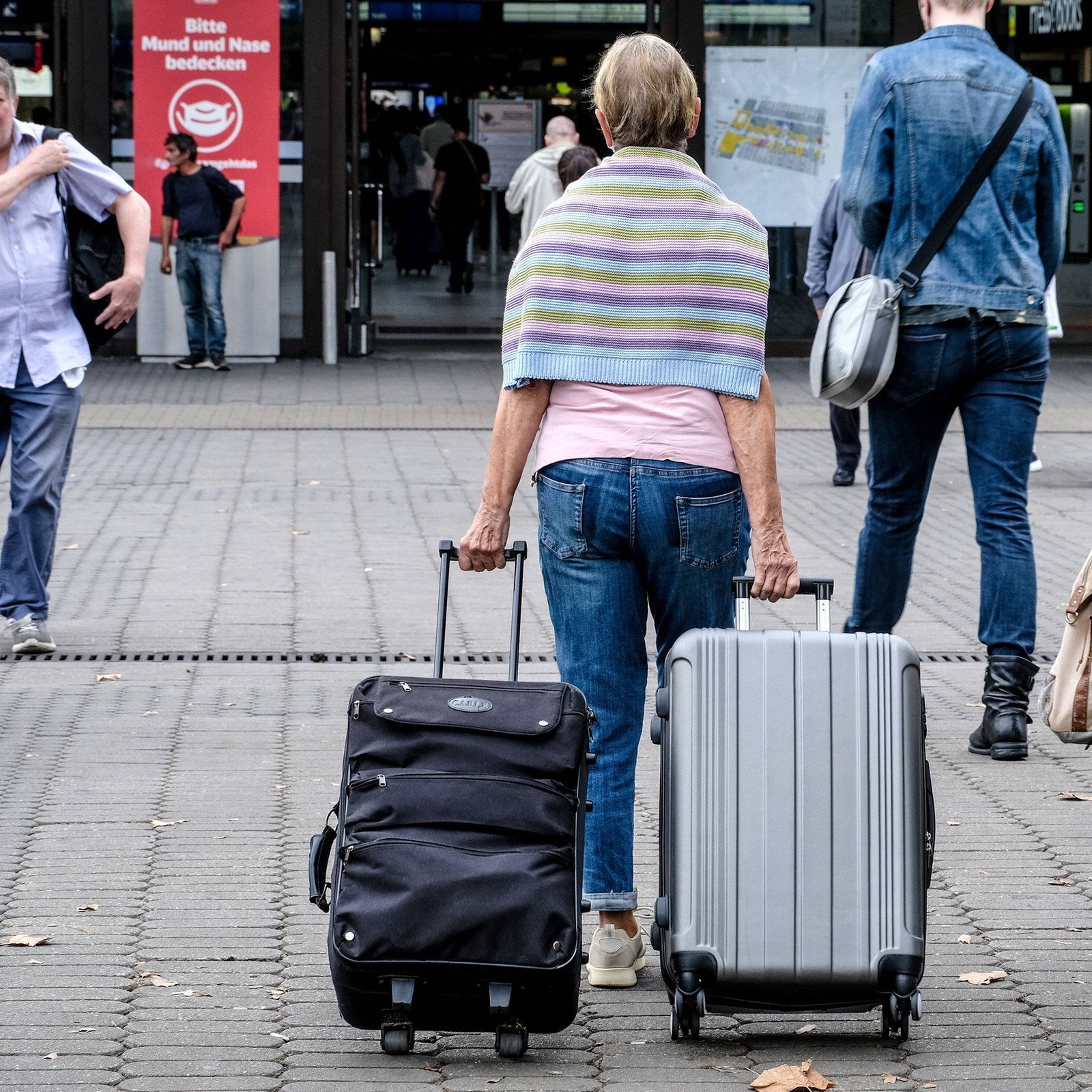 Bahnangebote für Ältere: Bleiben Familien auf der Strecke?
