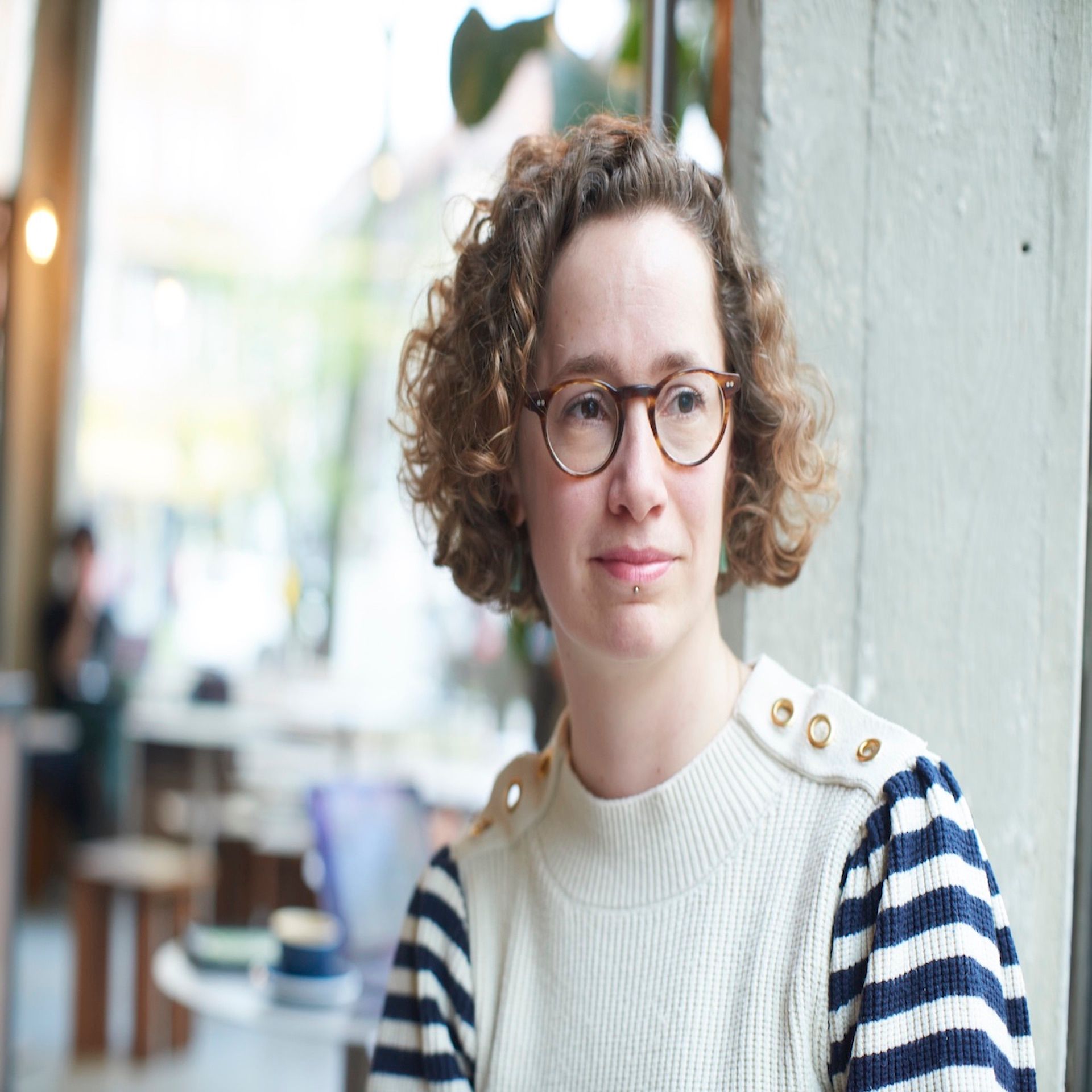Beeinflusst die Auseinandersetzung mit der eigenen Herkunft den Blick auf gesellschaftliche Ungerechtigkeiten? - im Gespräch mit Elsa Koester