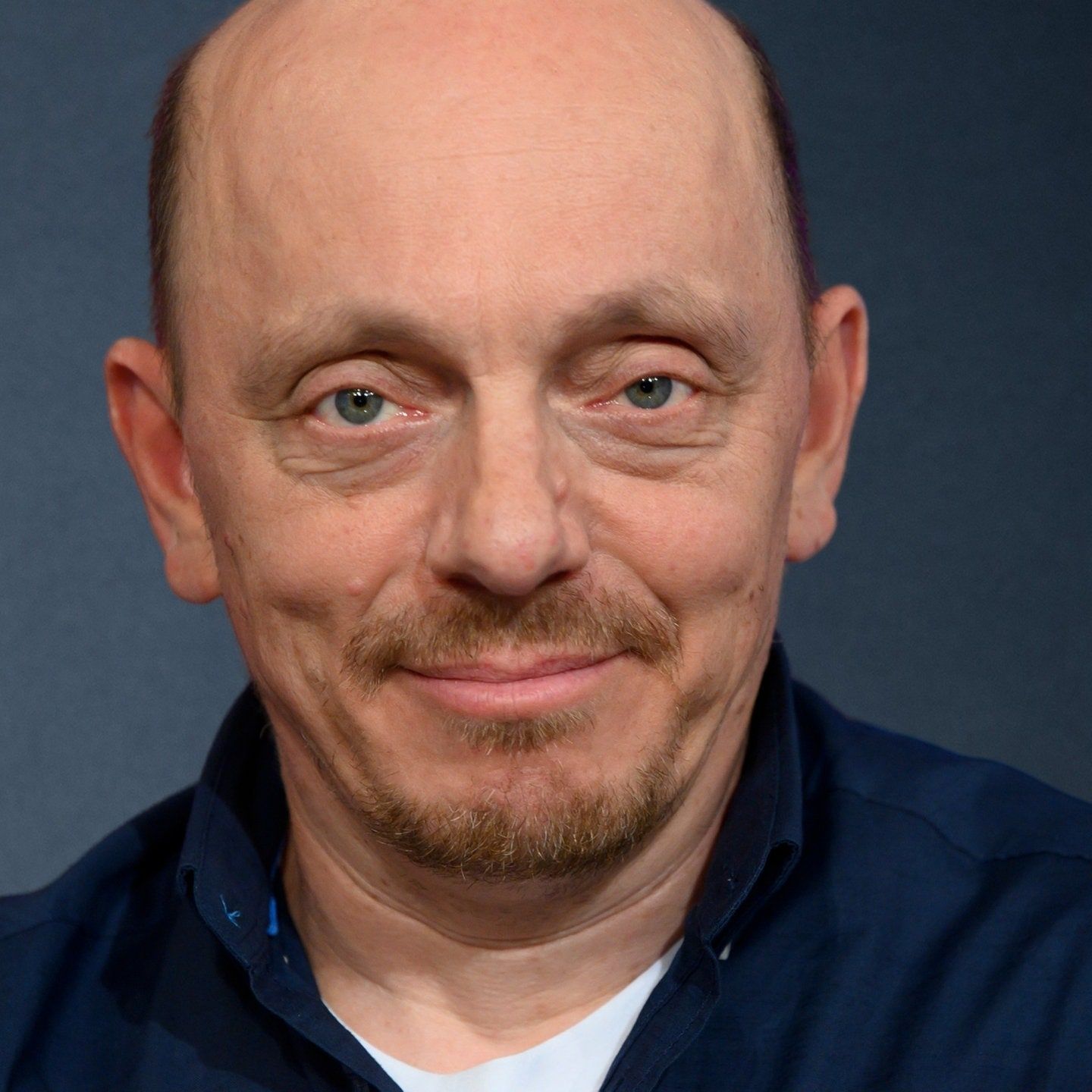 Bernhard Hoëcker: „Kinder mit Superheldenkostümen schreiben bessere Mathearbeiten“
