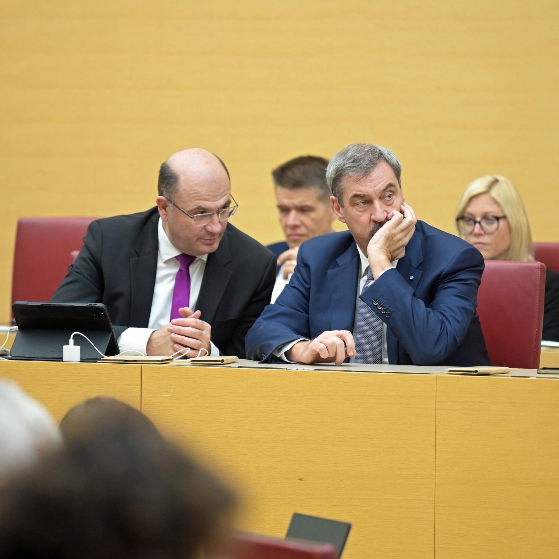 BR24 Bayerntrend: Freie Wähler rutschen ab, AfD stellt Bestwert auf