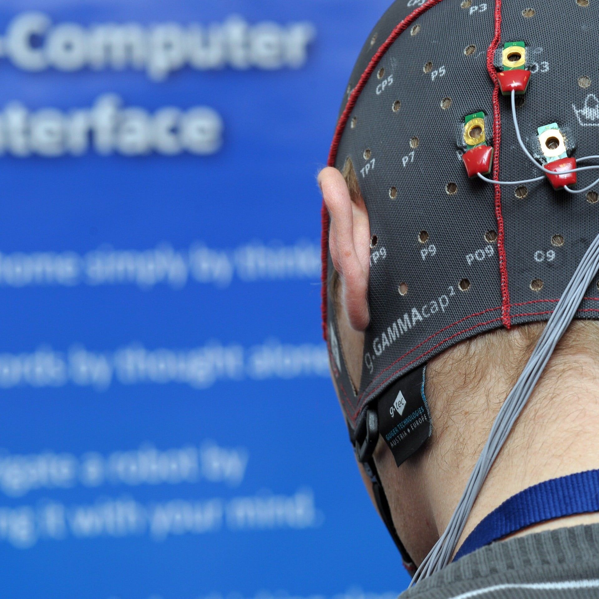 Computerchips im Gehirn? Das steckt hinter Brain-Computer-Interfaces