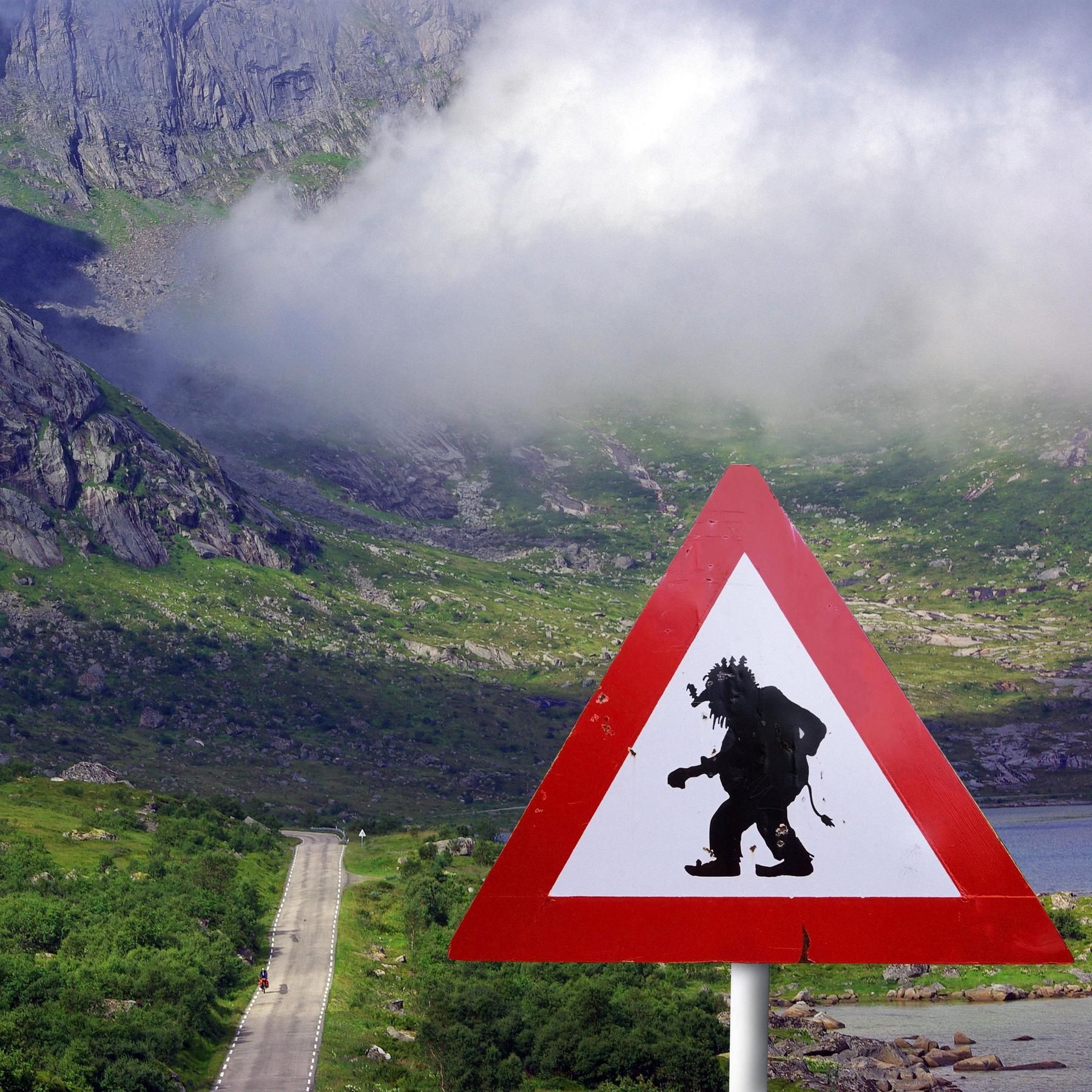 "Das Echo ist der Zwerge Sprache. Geisterbahnfahrt durch Island (3+4/4)" von Wolfgang Müller