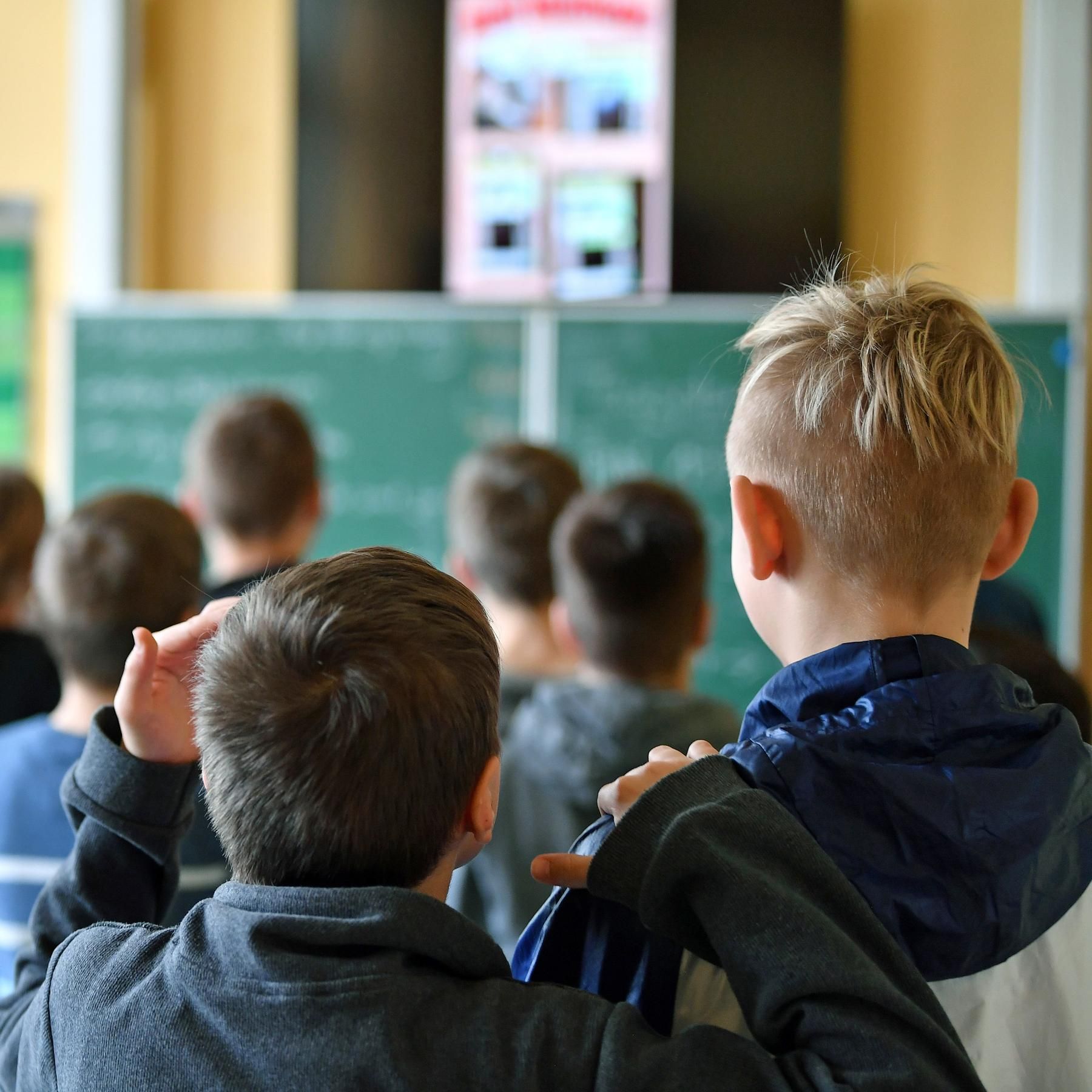 Der Anruf beim Mobber aus der Schulzeit - aus dem Podcast Telephobia