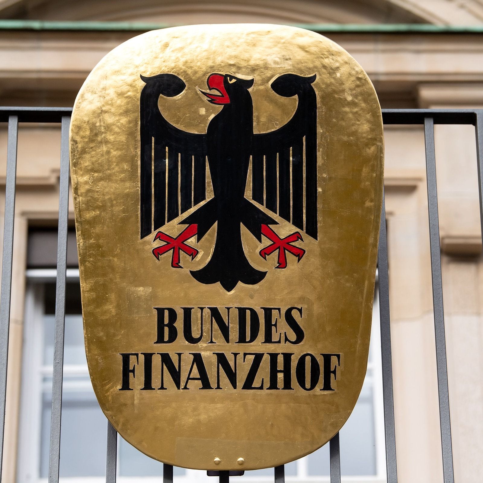 Deutlich weniger Klagen gegen Finanzamtsbescheide