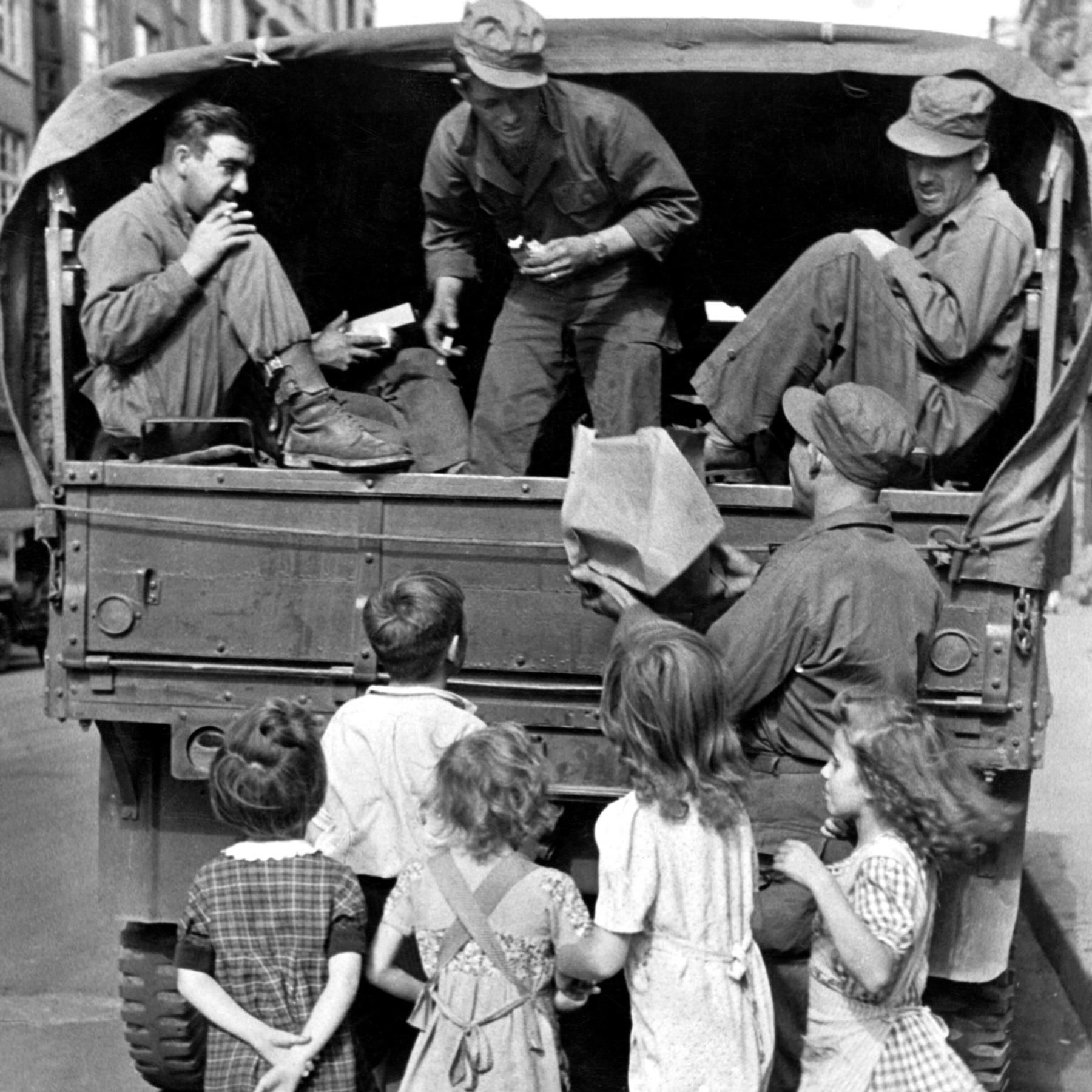 Deutsche und Amerikaner – Wie 1945 aus Feinden Freunde wurden