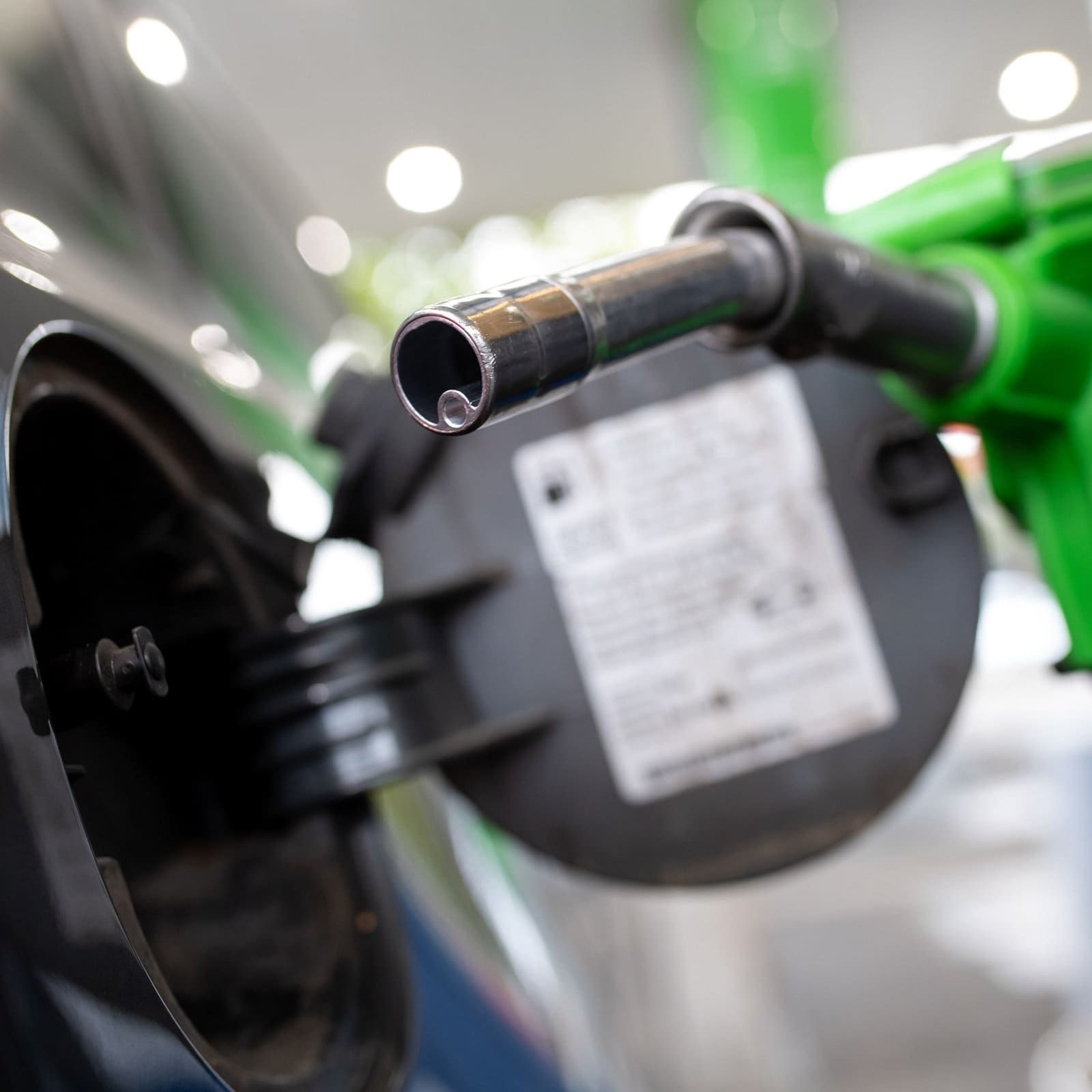 Deutschland gibt Ölreserven frei: Sinken jetzt die Spritpreise?