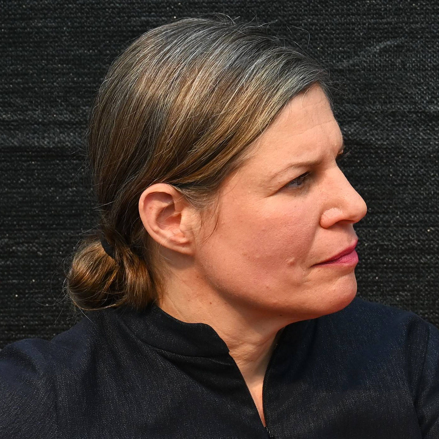 “Die Entwicklung nach vorne, ist immer eine Beschäftigung damit, was hinter uns ist“ | Maren Wurster, Schriftstellerin