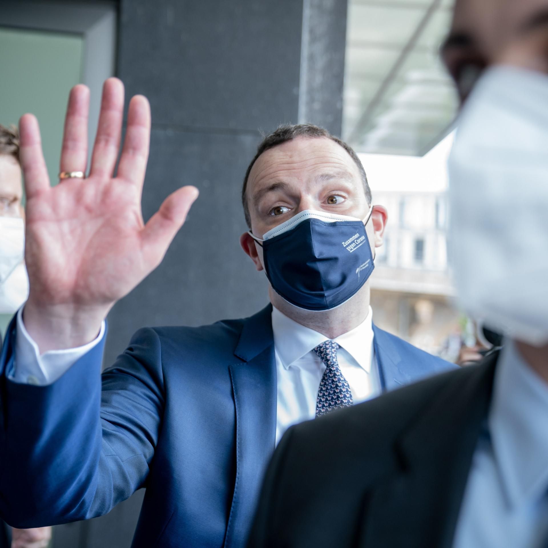 Die Maskenaffäre: - Was werden wir alle Jens Spahn verzeihen müssen?