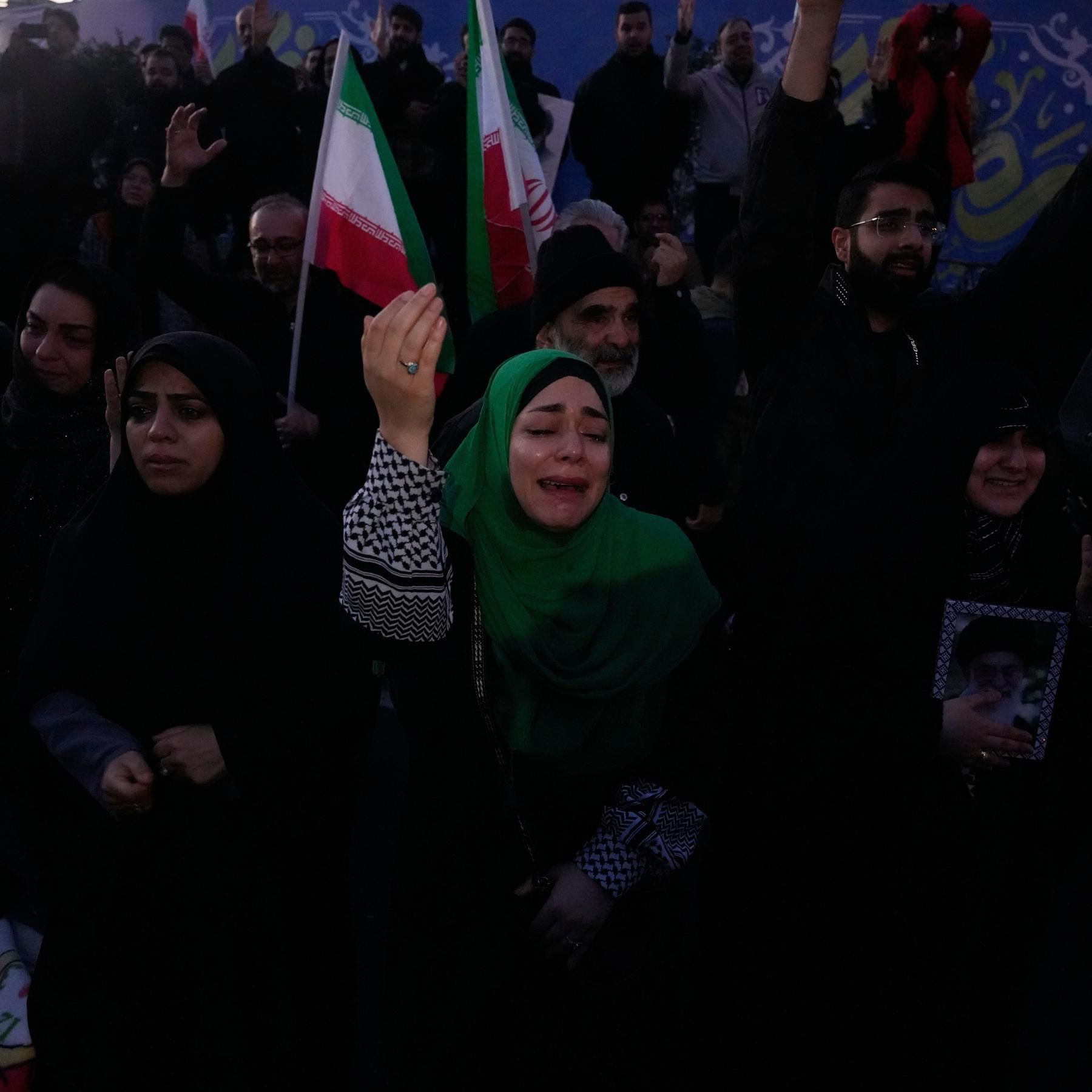 Die Topthemen am Sonntagmorgen: Irans Revolutionsgarde kündigen Vergeltungsschläge an