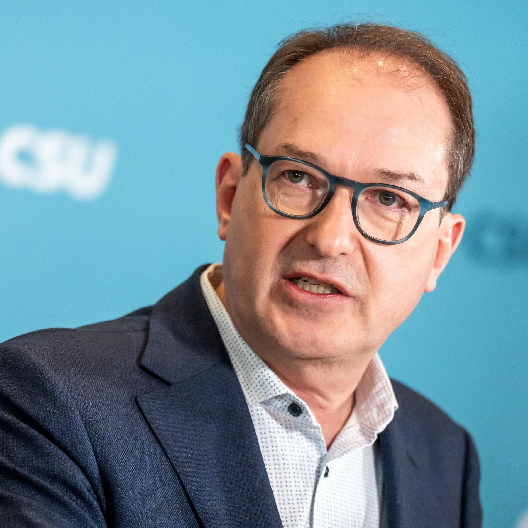 Dobrindt will "zurückschlagen" gegen Linksextreme
